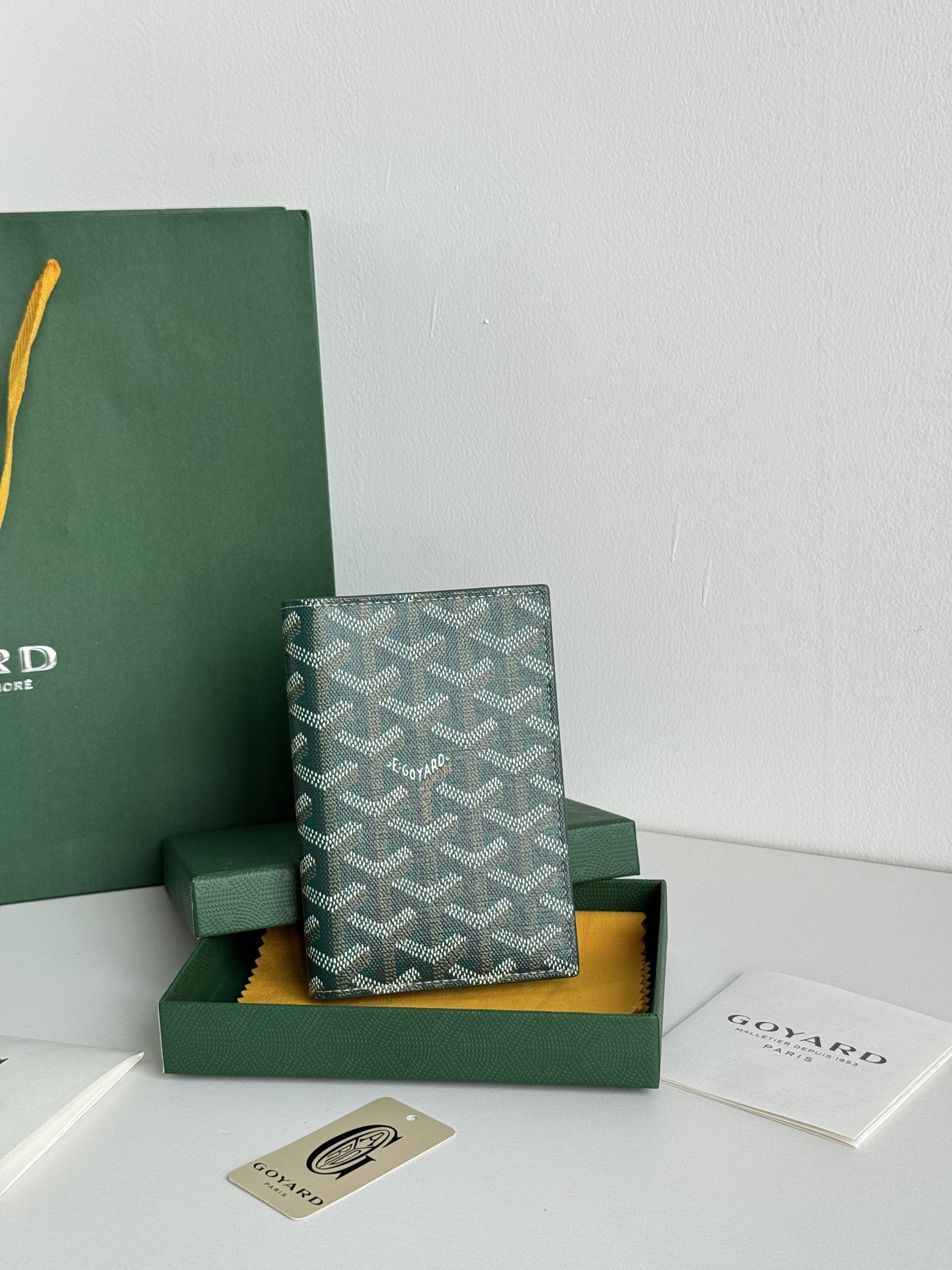 戈雅家 经典款护照夹 旅行に最適な便利アイテム