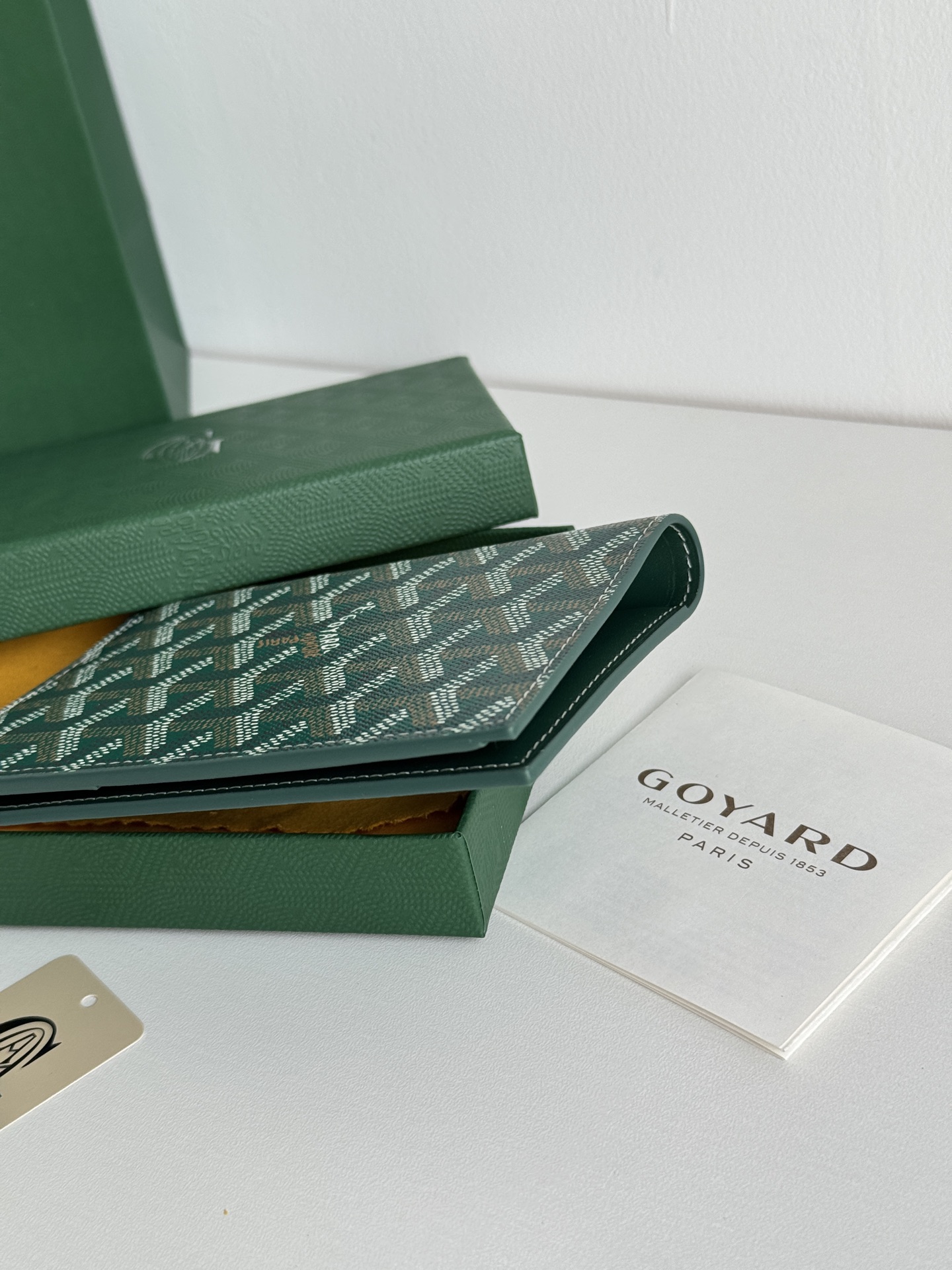 戈雅家 经典款护照夹 旅行に最適な便利アイテム