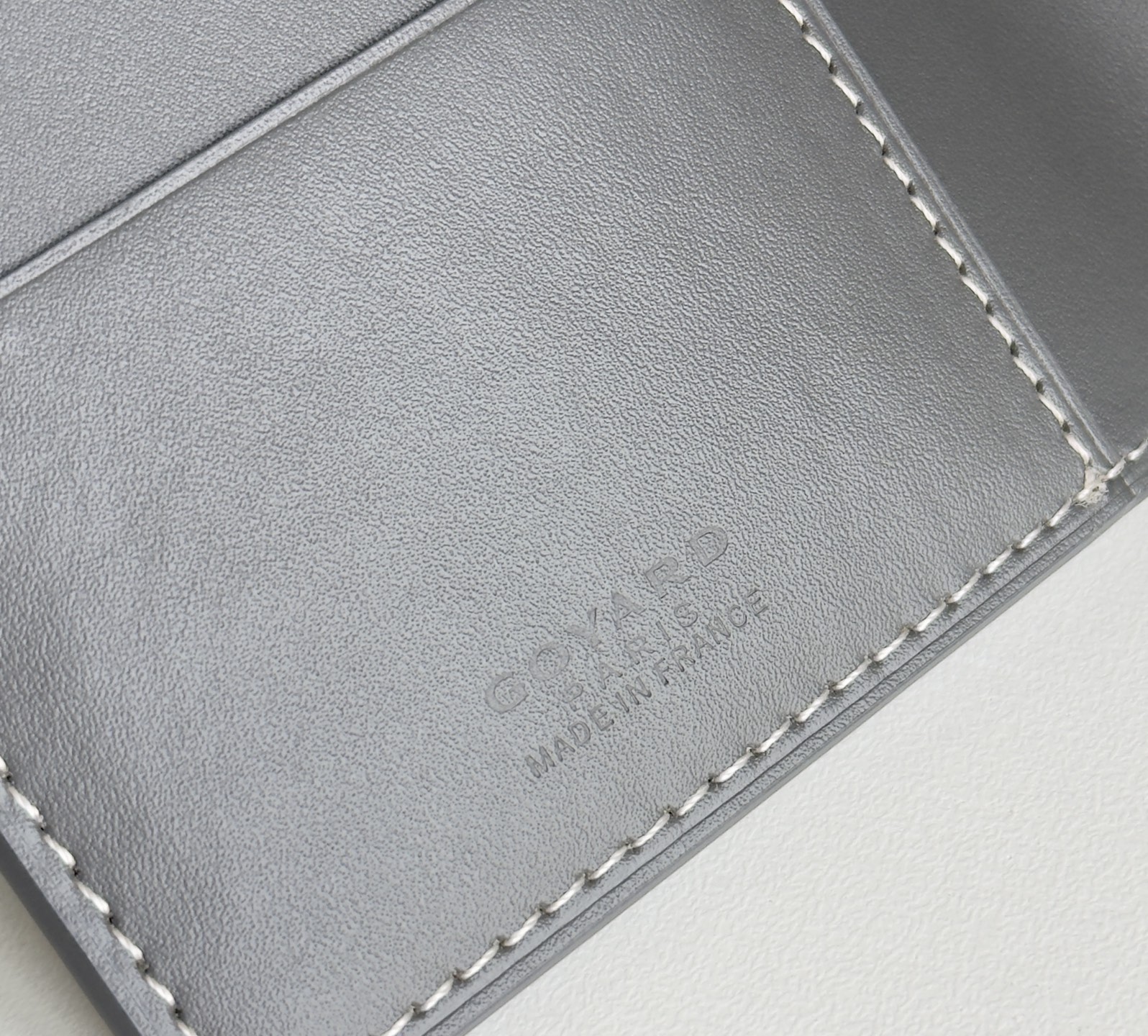 戈雅家 经典款护照夹 - 旅行に最適な収納力