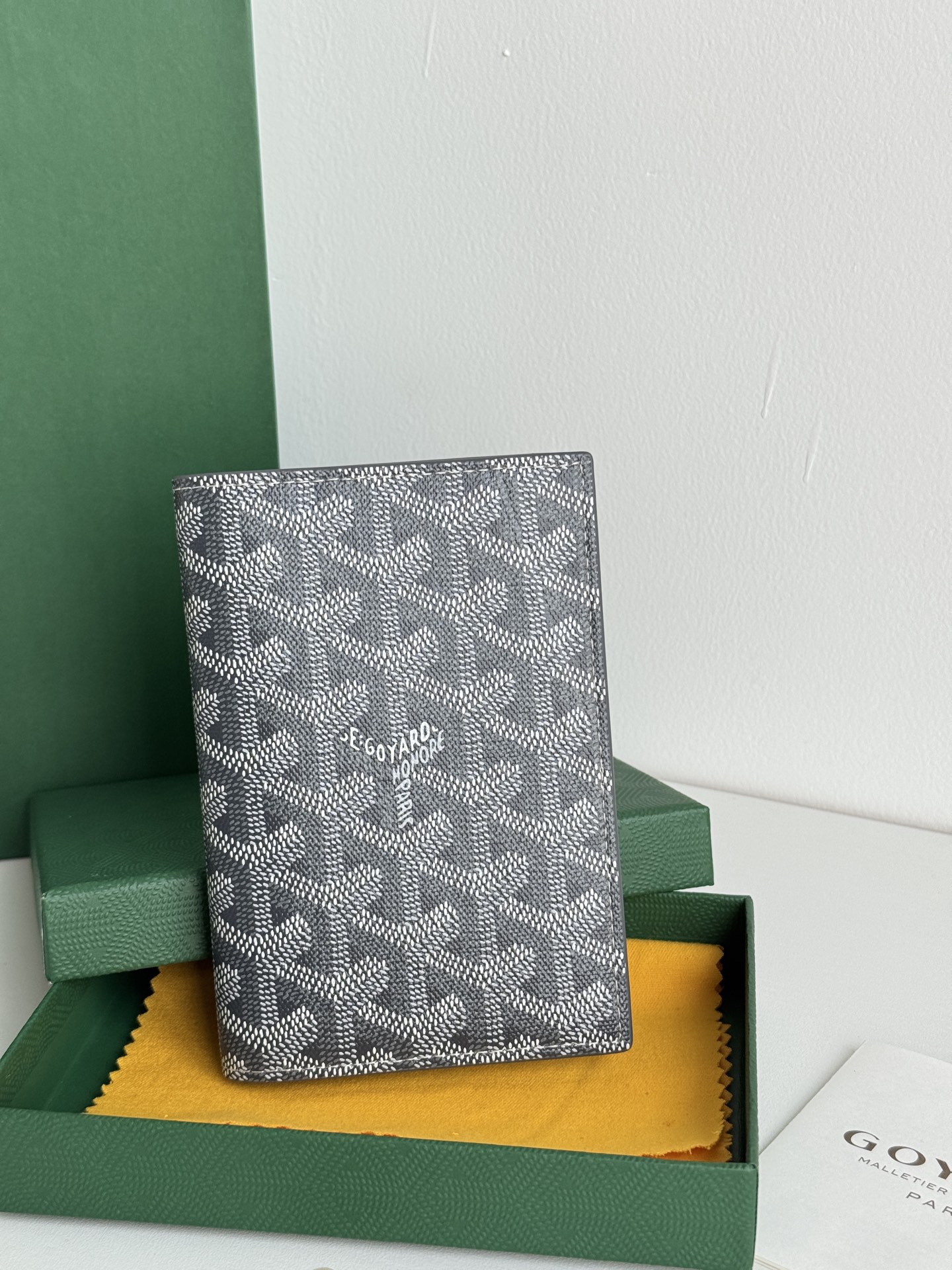 戈雅家 经典款护照夹 - 旅行に最適な収納力