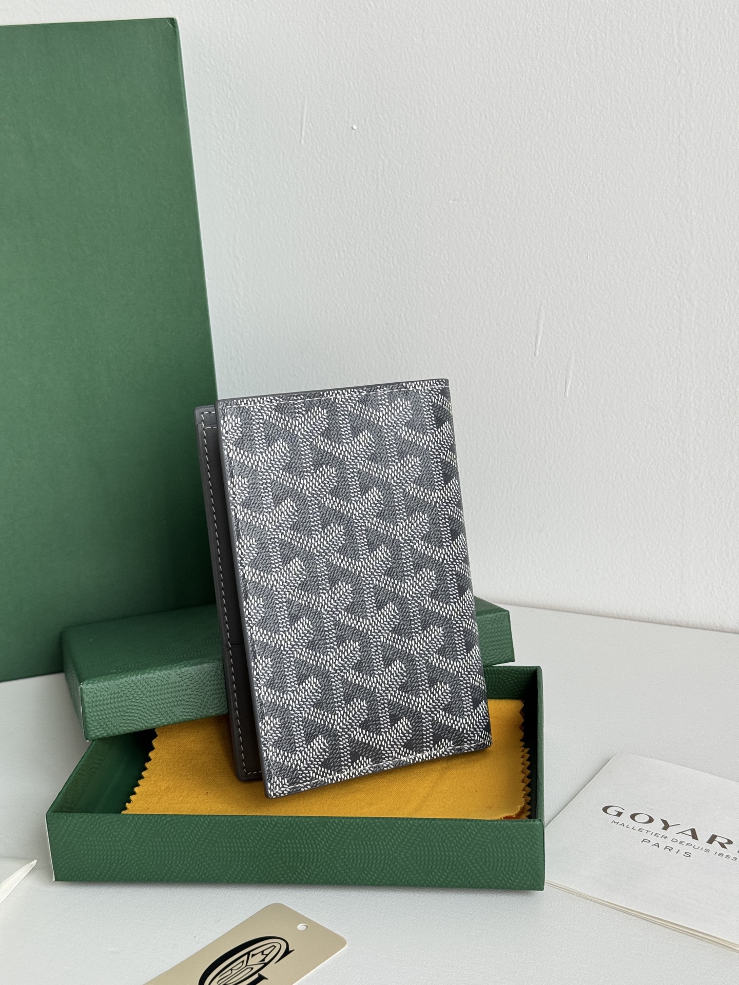 戈雅家 经典款护照夹 - 旅行に最適な収納力