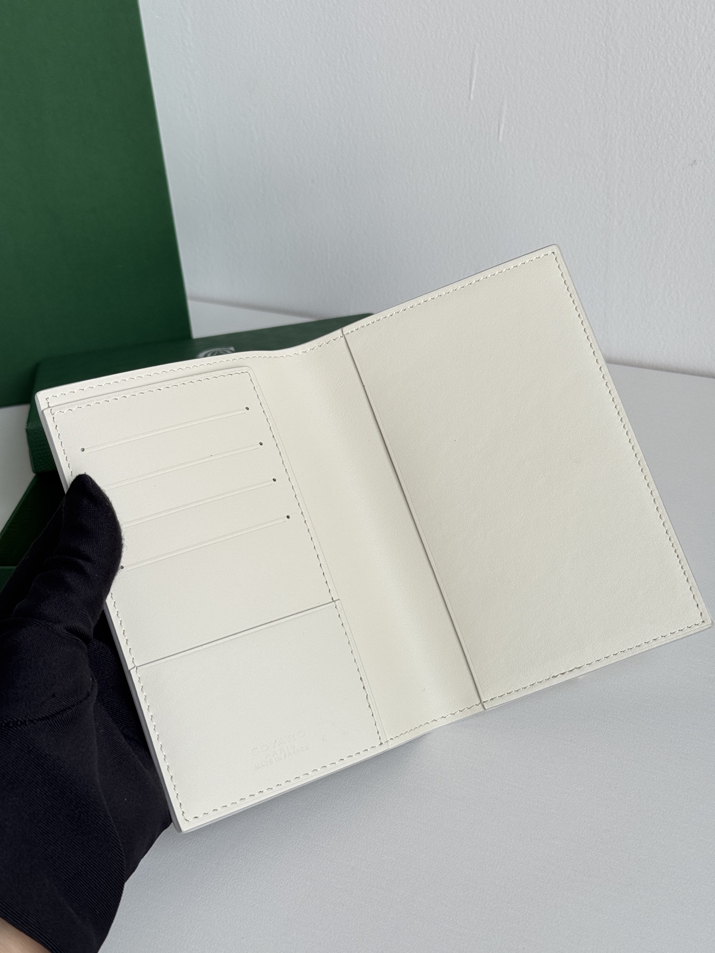 戈雅家 经典款护照夹 - 旅行に最適な多機能収納