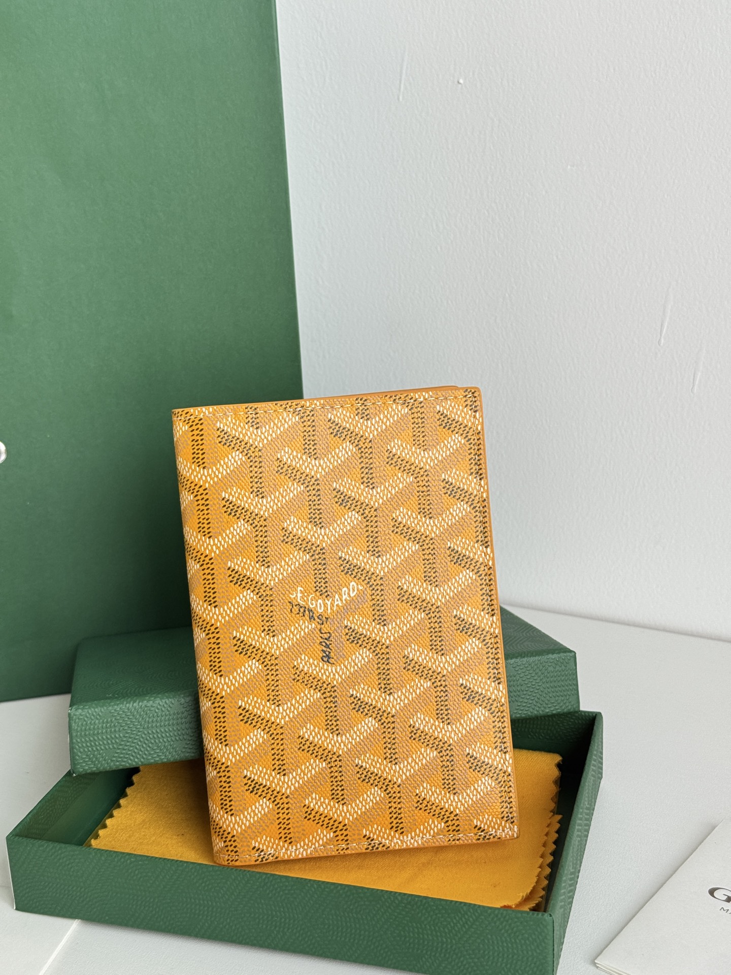 戈雅家 经典款护照夹 - 旅行に最適な多機能収納