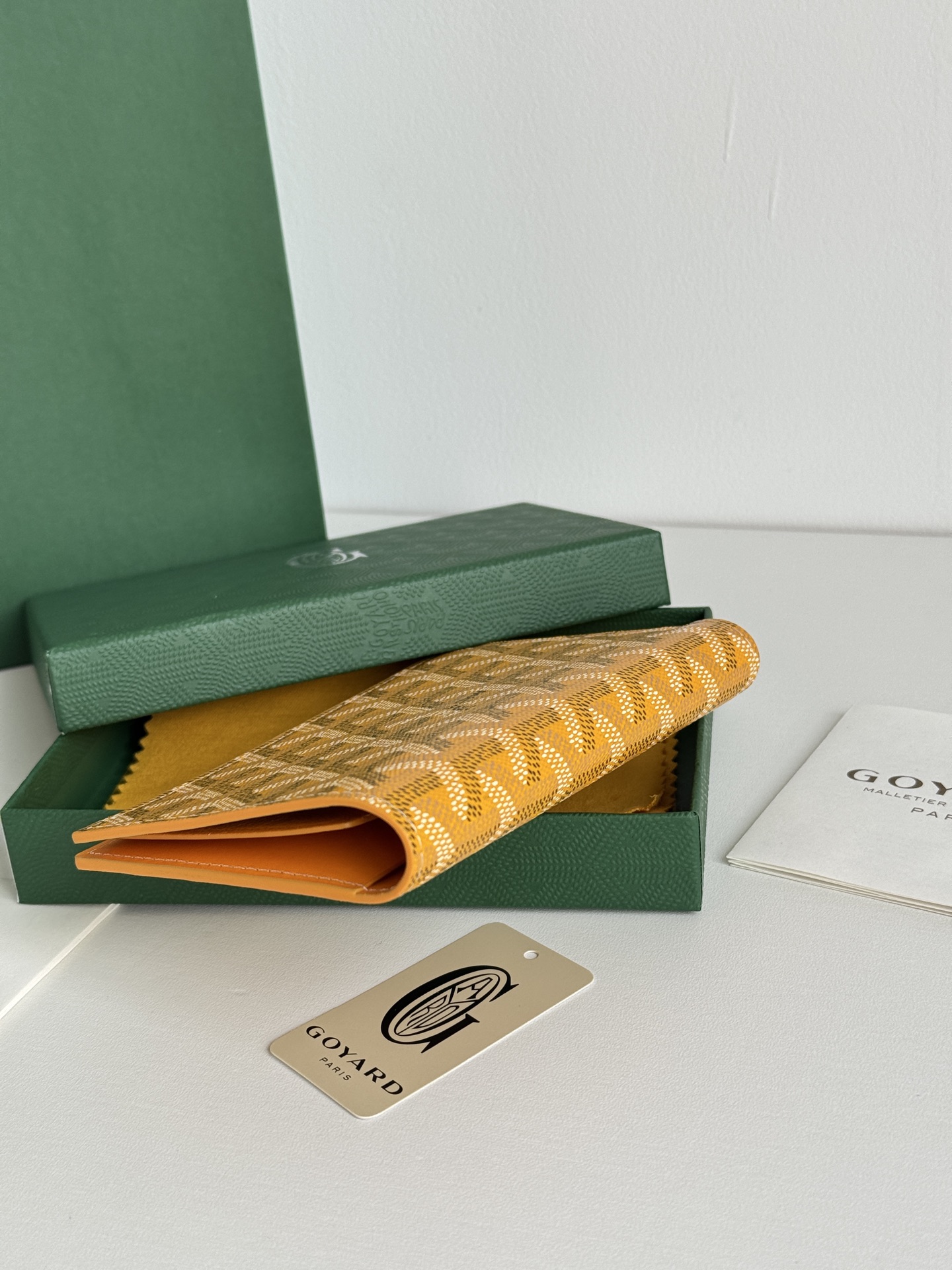 戈雅家 经典款护照夹 - 旅行に最適な多機能収納