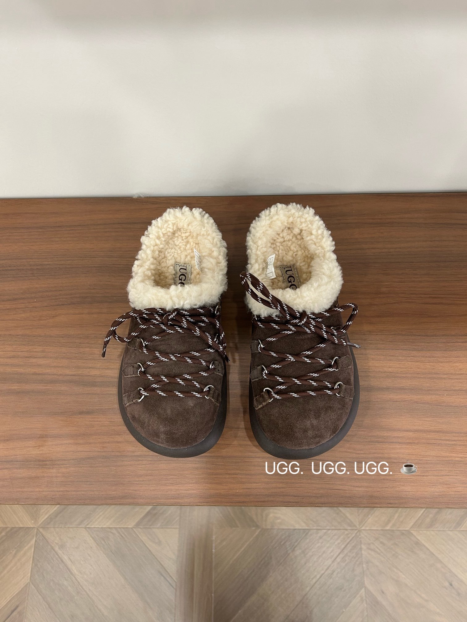 🔥「UGG复古系毛毛鞋」:把秋冬的温柔与个性,一脚踩进生活里,码数35-40码!当复古做旧的麂皮遇上软乎
