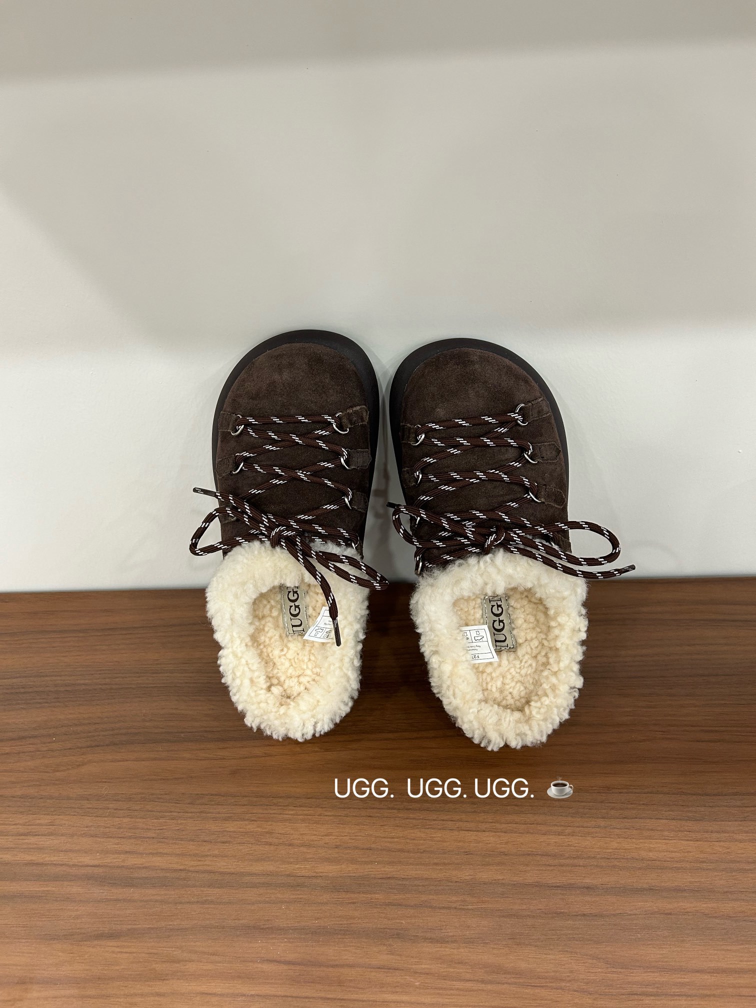 🔥「UGG复古系毛毛鞋」:把秋冬的温柔与个性,一脚踩进生活里,码数35-40码!当复古做旧的麂皮遇上软乎