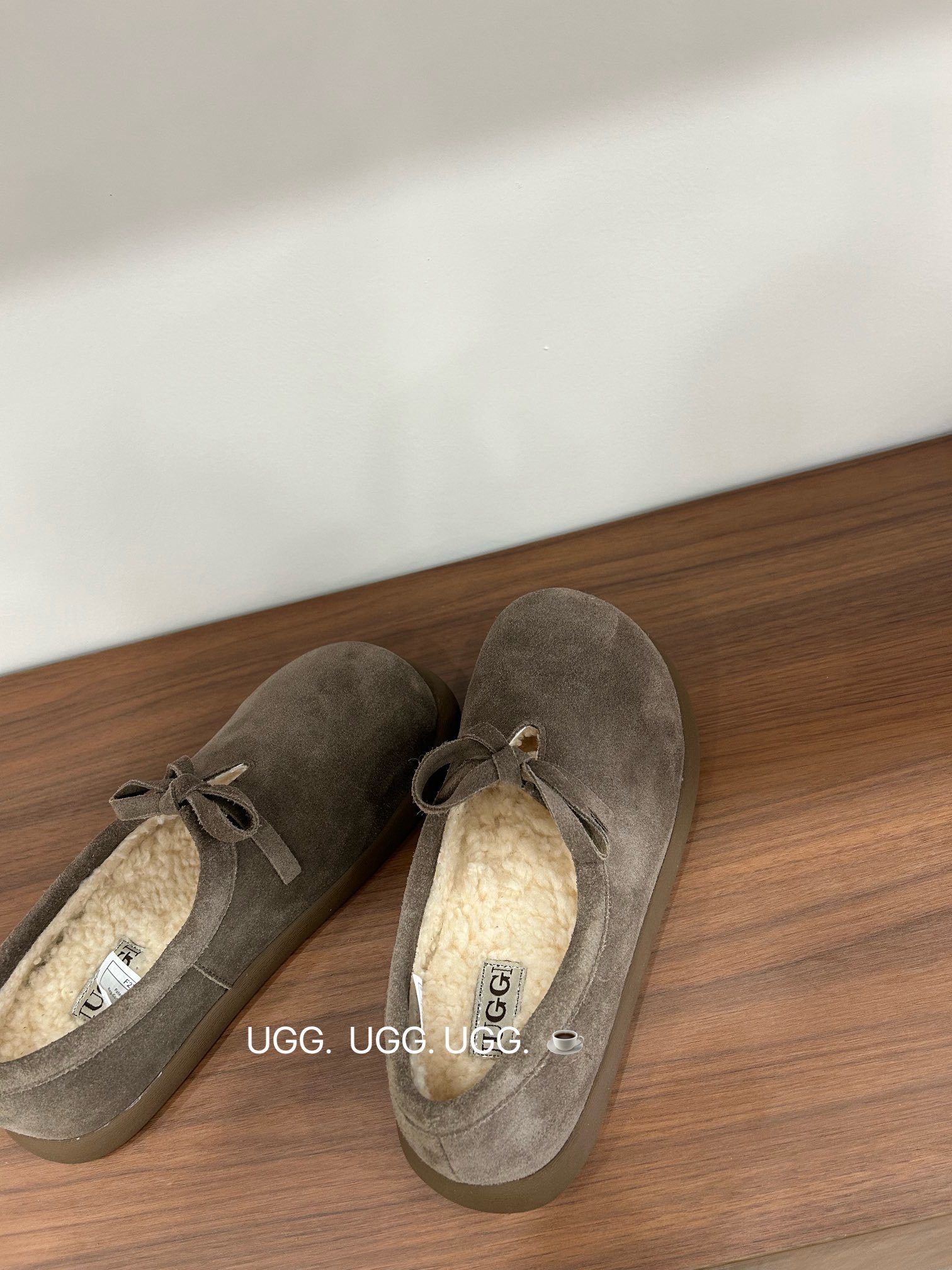 🔥「UGG复古系毛毛鞋」:把秋冬的温柔与个性,一脚踩进生活里,码数,35-40码!当复古做旧的麂皮遇上软