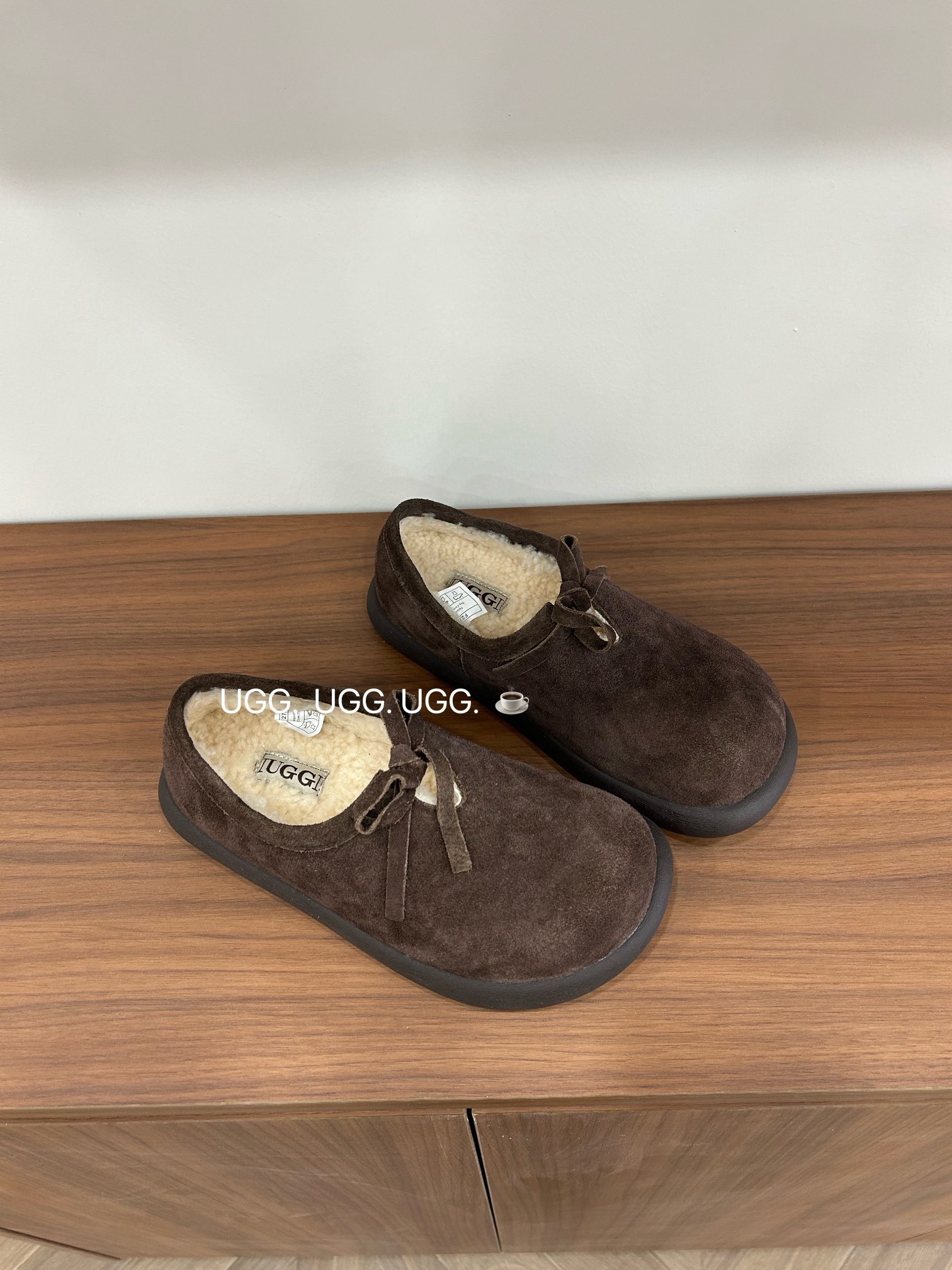 🔥「UGG复古系毛毛鞋」:把秋冬的温柔与个性,一脚踩进生活里,码数,35-40码!当复古做旧的麂皮遇上软