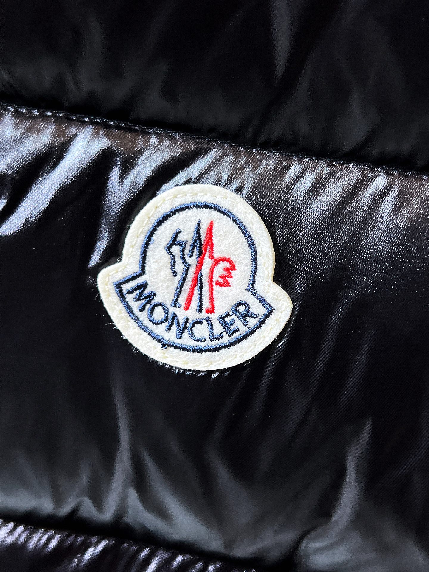 最新moncler/蒙口羽绒背心蒙家王牌尖货镇店之宝迟来的渠道好货好款！蒙口王牌渠道单最经典最火爆尼龙羽