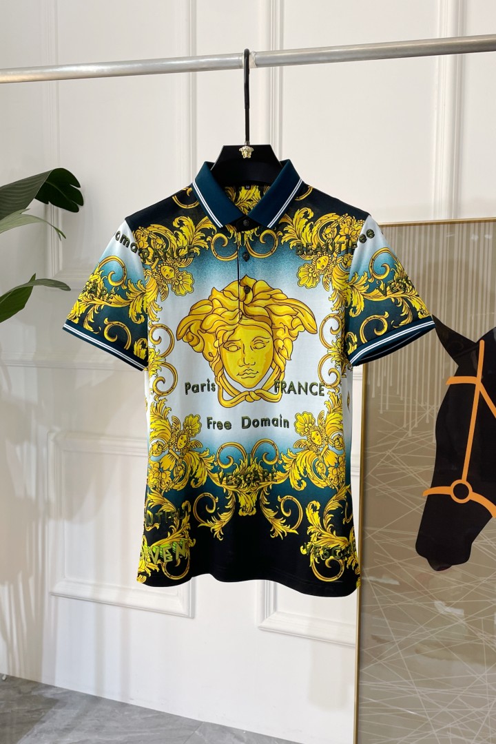 NO:847849,vSizhe - 2026ss new polo collar short-sleeved series for spring and summer. Selected high-quality double mercerized pique cotton fabric, fashionable brand 5D digital printing logo design, the upper body shape is awesome, the fabric is fine, comfortable and breathable, it looks great with any combination, a must-have for fashionable men!  Size M-3XL (model 178/145 pounds upper body L size),, T-shirt,19860909v思哲 - 2026ss春夏新款polo领短袖系列.精选优质双丝光珠地棉面料,时尚大牌5D数码印花logo设计,上身版型超赞,面料细腻舒适透气,随意搭配都超级好看时尚型男必备款哦！尺码M-3XL (模特178/145斤上身L码),,T-shirt,,Men's clothing