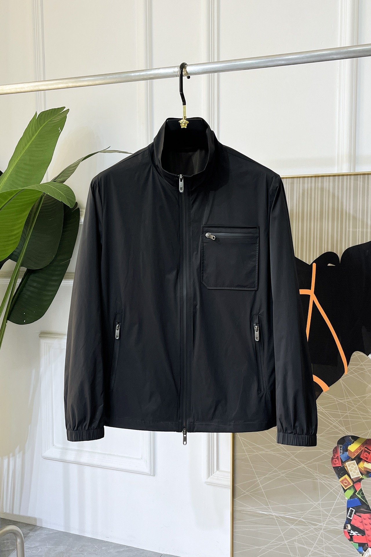 NO:117659,Jenya - SS autumn jacket, customized high-quality polyester fabric!  Top-level fashion brand elements logo design, complete with three standards!  The original hardware and accessories have smooth lines and exquisite craftsmanship, excellent upper body style, comfortable fabric, windproof and warm, and casual matching are very fashionable, handsome, casual and fashionable men's must-have!  Size M-3XL (model 178/145 catties wear L), zegna, jackets & coats, jackets & coats, alexander wang19860909杰尼娅 - ss秋装大爆款夹克外套,定制高品质聚酯纤维面料！顶级时尚大牌元素logo设计,三标齐全！原版五金辅料,线条流畅,工艺精致,上身版型超赞,面料舒适,挡风保暖,随意搭配都非常时尚帅气休闲时尚男仕必备款哦！尺码M-3XL（模特178/145斤穿L）,,zegna,jackets & coats,jackets & coats,alexander wang,Men's clothing