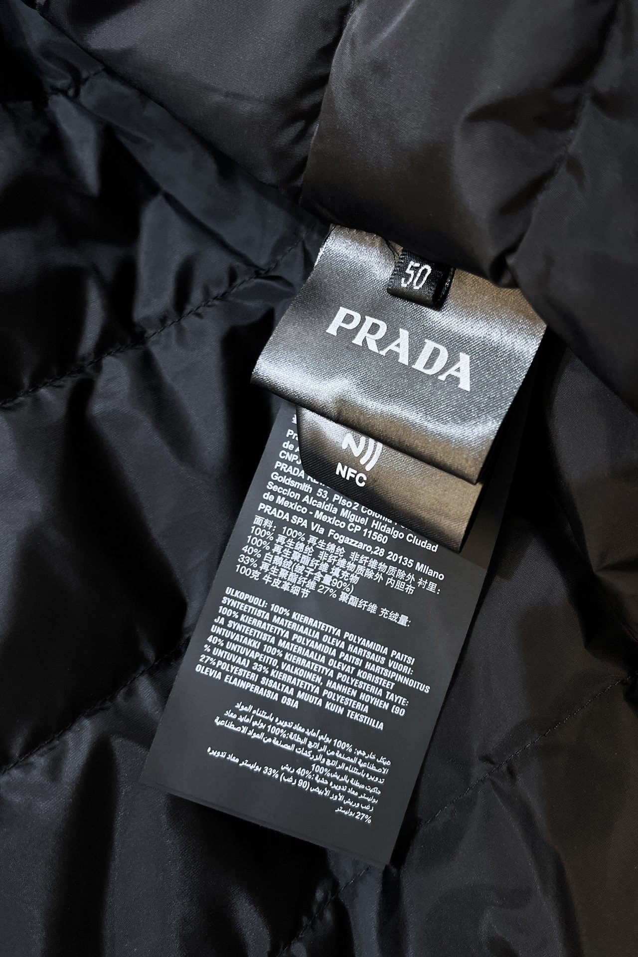 羽绒服-Prada普拉达独家专供秋冬新款连帽羽绒服贸易公司渠道稀出降温天气必备的保暖单品不论是日常还是户