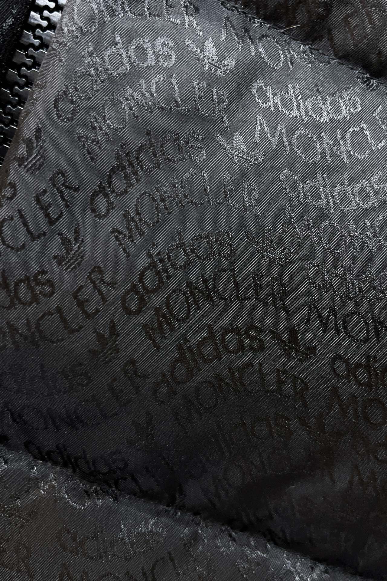 市场顶级版本！MOCxAdidas24FW联名款波浪形提花标识拉链羽绒男女同款袖臂三条杠织带元素时尚连帽