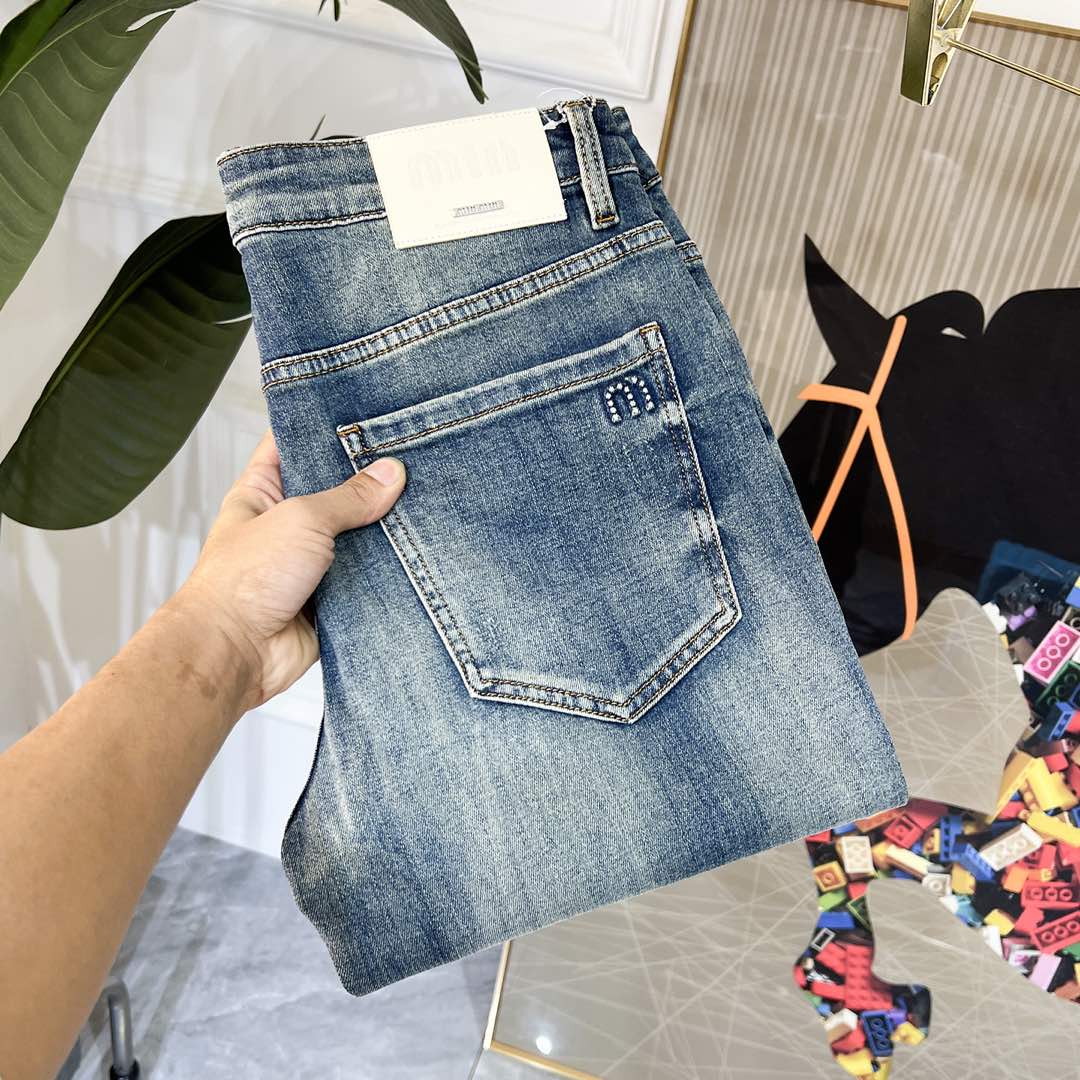 NO:116229,Fallacy - 2025ss Snake Spring and Summer New Year jeans. Original 1:1 production, perfect choice for daily life, simple, atmospheric, fashionable and stylish, customized imported tannin fabric, heavy industry washing process, complex and exquisite workmanship. Easy to meet the needs of the seasons, soft and elastic, smooth and neat, original auxiliary materials, comfortable and easy to match, durable code number 29-38, jeans, alexander wang19860909谬谬 - 2025ss蛇年春夏贺岁款牛仔裤.原单1:1制作,日常必备的完美之选,简单大气亦时尚有型,定制进口丹宁面料 ,重工洗水工艺,做工复杂工艺精湛.轻松迎合四季需要,手感柔软带弹力,流畅利落,原版辅料五金,上身舒适非常易搭耐看码数29-38,,jeans,alexander wang,Men's clothing