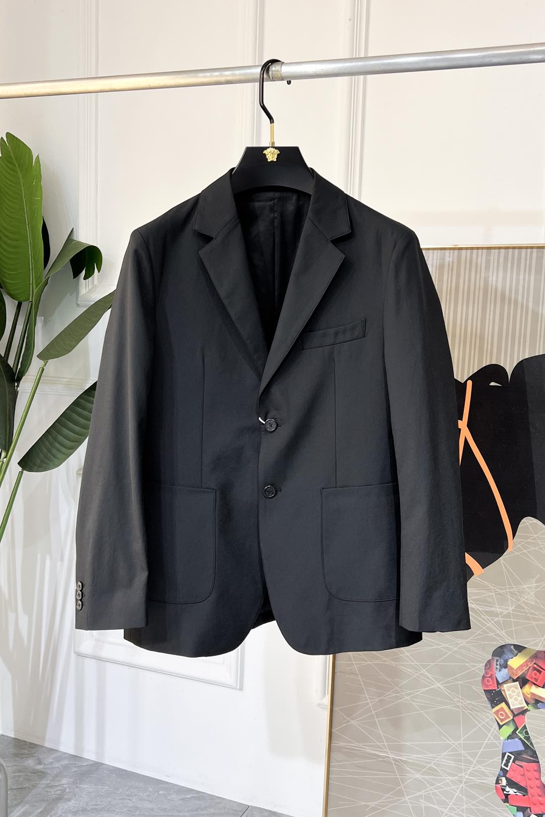 NO:116217,Jenya - 2025ss New Year Spring Fashion Spring Clothes Biggest Casual Suit Jacket The most fashionable and simple design, atmospheric and decent, highlighting exquisiteness in a casual manner. Fabric This technology customized polyester fiber fabric is not a traditional design, it looks more young and fashionable. Details are very particular. The upper body effect is a regular style but the tailoring is very special. The effect is not loose or slim. It is moderate. No matter how fat and thin you wear it, there are different styles and sizes 48-56, zegna, jackets & coats, business suit, alexander wang19860909杰尼娅 - 2025ss贺岁款春装大爆款休闲西装外套 最为时尚简约设计,大气得体,随意中凸显精致.面料 此款科技定制聚酯纤维面料, 不是传统的设计 更加显得年轻时尚 细节 非常讲究 上身效果属于常规款但是剪裁非常特别 效果并不是宽松 也不是修身 属于适中 无论胖瘦穿上身 都有不同的风格尺码48-56,,zegna,jackets & coats,business suit,alexander wang,Men's clothing