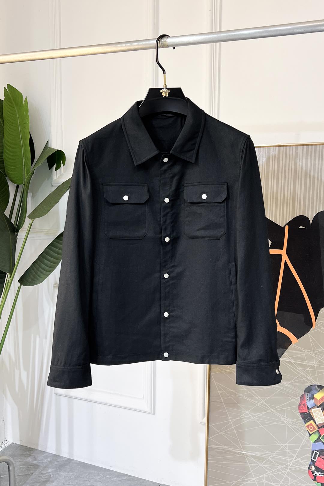 NO:116242,JINIA - 2025ss Snake Year New Year Spring Jacket Jacket, customized high-quality polyester fabric!  Top-level fashion brand elements logo design, complete with three standards!  The original hardware and accessories have smooth lines and exquisite craftsmanship, excellent upper body style, comfortable fabric, windproof and warm, and casual matching are very fashionable, handsome, casual and fashionable men's must-have!  Size M-3XL (model 178/145 catties wear L), zegna, jackets & coats, jackets & coats, alexander wang19860909杰尼娅 - 2025ss蛇年贺岁款春装夹克外套,定制高品质聚酯纤维面料！顶级时尚大牌元素logo设计,三标齐全！原版五金辅料,线条流畅,工艺精致,上身版型超赞,面料舒适,挡风保暖,随意搭配都非常时尚帅气休闲时尚男仕必备款哦！尺码M-3XL（模特178/145斤穿L）,,zegna,jackets & coats,jackets & coats,alexander wang,Men's clothing