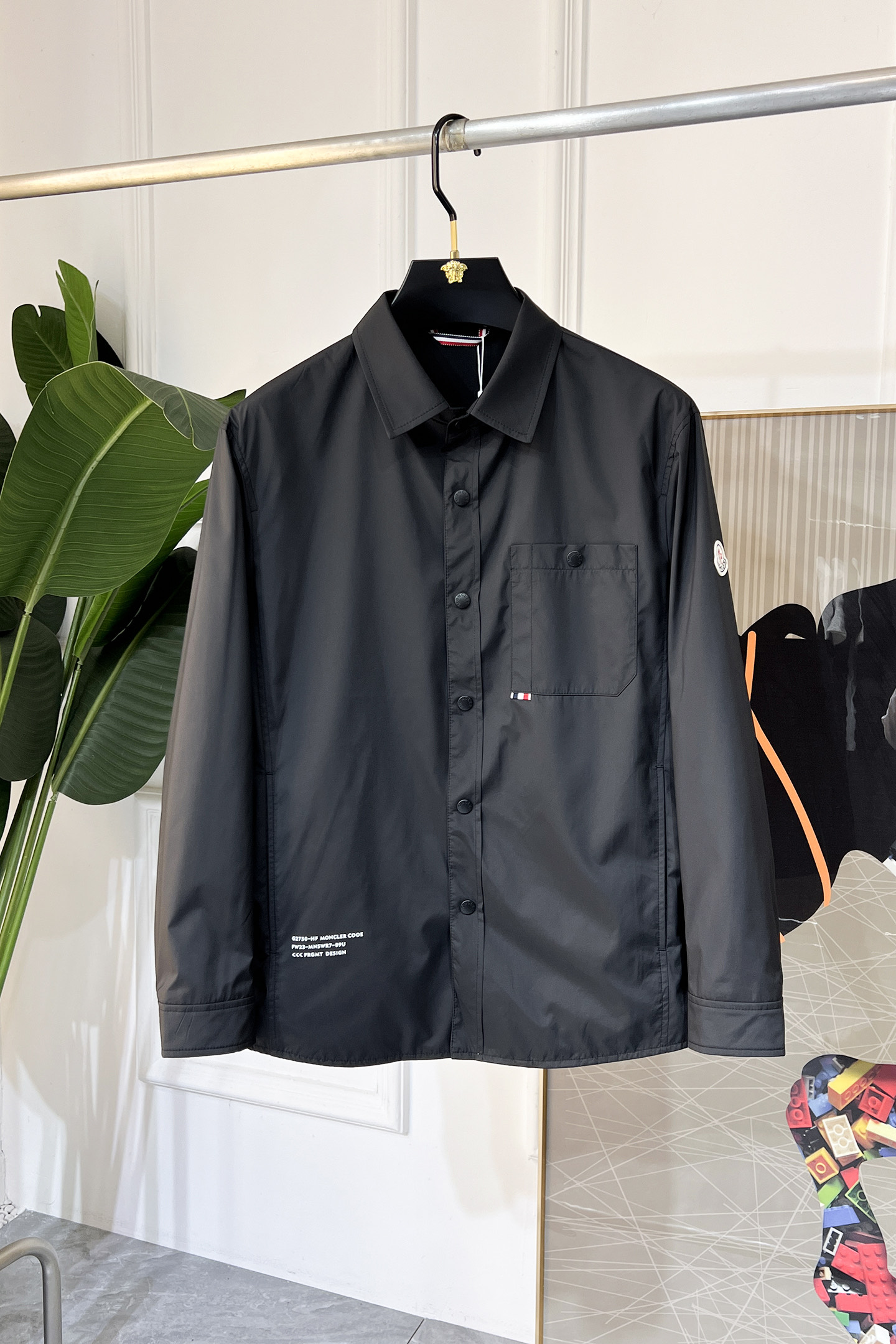 NO:117590,Covered - 2025ss Snake Year New Year Spring Jacket Jacket, customized high-quality polyester fabric!  Top-level fashion brand elements logo design, complete with three standards!  The original hardware and accessories have smooth lines and exquisite craftsmanship, excellent upper body style, comfortable fabric, windproof and warm, and casual matching are very fashionable, handsome, casual and fashionable men's must-have!  Size M-3XL (model 178/145 catties wear L), Moncler, jackets & coats, jackets & coats, alexander wang19860909蒙口 - 2025ss蛇年贺岁款春装夹克外套,定制高品质聚酯纤维面料！顶级时尚大牌元素logo设计,三标齐全！原版五金辅料,线条流畅,工艺精致,上身版型超赞,面料舒适,挡风保暖,随意搭配都非常时尚帅气休闲时尚男仕必备款哦！尺码M-3XL（模特178/145斤穿L）,,Moncler,jackets & coats,jackets & coats,alexander wang,Men's clothing