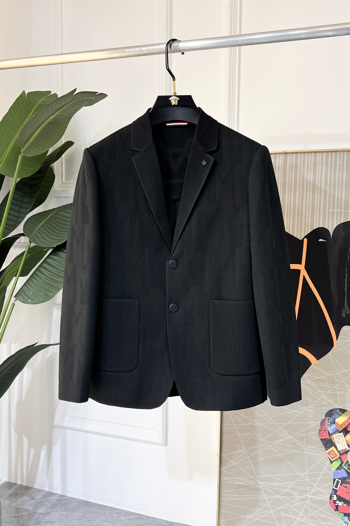 NO:117731,The 2025ss New Year Spring Fashion Style is a hot spring jacket. The most fashionable and simple design, atmospheric and decent, and highlights the exquisiteness in a casual manner. Fabrics This technology customized polyester fiber fabric is not a traditional design, which makes it look more young and fashionable. The details are very particular. The upper body effect is a regular style but the tailoring is very special. The effect is not loose or slim. It is moderate. No matter how fat and thin you wear it, there are different styles and sizes 48-56, Moncler, jackets & coats, business suit, alexander wang19860909蒙口 - 2025ss贺岁款春装大爆款休闲亚麻西装外套 最为时尚简约设计,大气得体,随意中凸显精致.面料 此款科技定制聚酯纤维面料, 不是传统的设计 更加显得年轻时尚 细节 非常讲究 上身效果属于常规款但是剪裁非常特别 效果并不是宽松 也不是修身 属于适中 无论胖瘦穿上身 都有不同的风格尺码48-56,,Moncler,jackets & coats,business suit,alexander wang,Men's clothing