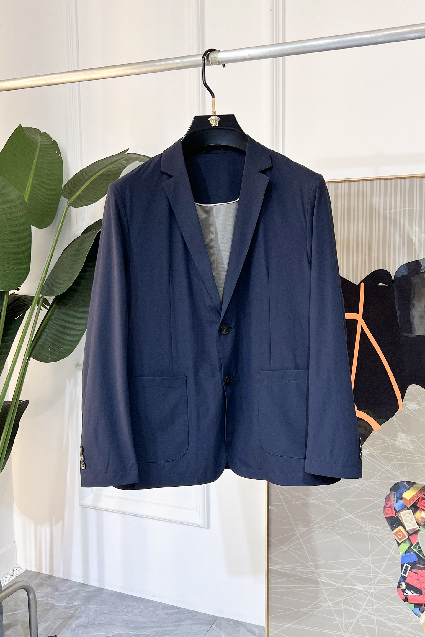 NO:116289,Jenya - 2025ss New Year Spring Fashion Spring Clothes Biggest Casual Suit Jacket The most fashionable and simple design, atmospheric and decent, highlighting exquisiteness in a casual manner. Fabric This technology customized polyester fiber fabric is not a traditional design, it looks more young and fashionable. Details are very particular. The upper body effect is a regular style but the tailoring is very special. The effect is not loose or slim. It is moderate. No matter how fat and thin you wear it, there are different styles and sizes 48-56, zegna, jackets & coats, business suit, alexander wang19860909杰尼娅 - 2025ss贺岁款春装大爆款休闲西装外套 最为时尚简约设计,大气得体,随意中凸显精致.面料 此款科技定制聚酯纤维面料, 不是传统的设计 更加显得年轻时尚 细节 非常讲究 上身效果属于常规款但是剪裁非常特别 效果并不是宽松 也不是修身 属于适中 无论胖瘦穿上身 都有不同的风格尺码48-56,,zegna,jackets & coats,business suit,alexander wang,Men's clothing