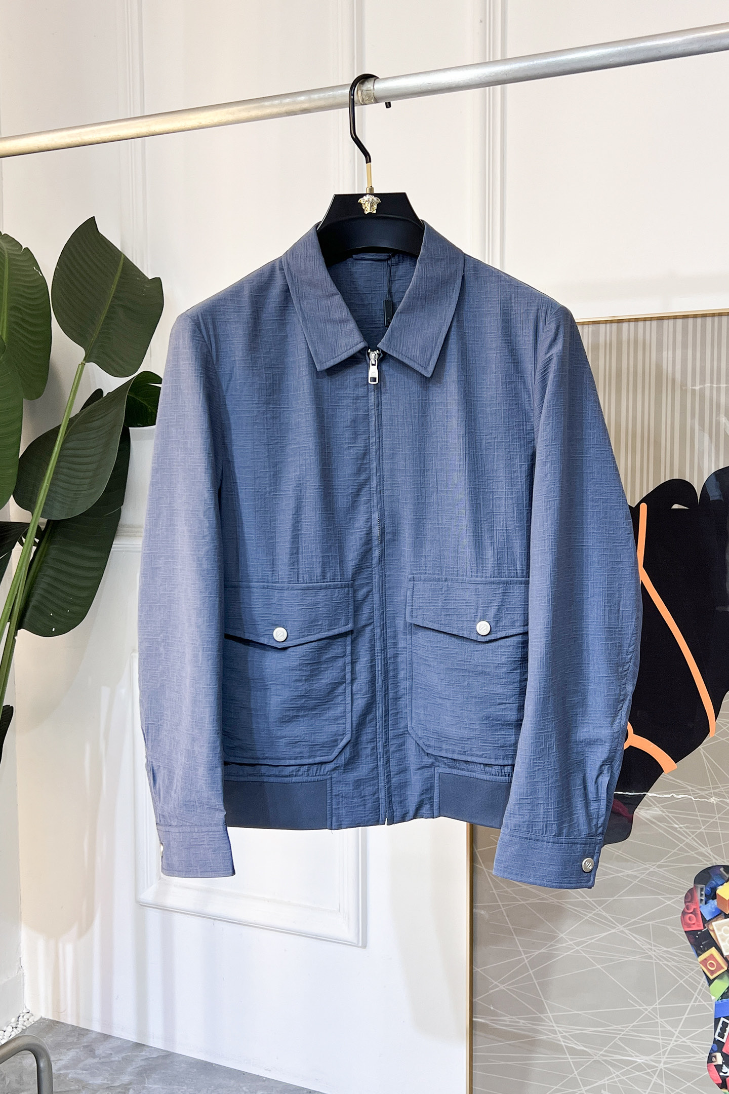 NO:117678,JINIA - 2025ss Snake Year New Year Spring Jacket Jacket, customized high-quality polyester fiber fabric!  Top-level fashion brand elements logo design, complete with three standards!  The original hardware and accessories have smooth lines and exquisite craftsmanship, excellent upper body style, comfortable fabric, windproof and warm, and casual matching are very fashionable, handsome, casual and fashionable men's must-have!  Size M-3XL (model 178/145 catties wear L), zegna, jackets & coats, jackets & coats, alexander wang19860909杰尼娅- 2025ss蛇年贺岁款春装夹克外套,定制高品质聚酯纤维面料！顶级时尚大牌元素logo设计,三标齐全！原版五金辅料,线条流畅,工艺精致,上身版型超赞,面料舒适,挡风保暖,随意搭配都非常时尚帅气休闲时尚男仕必备款哦！尺码M-3XL（模特178/145斤穿L）,,zegna,jackets & coats,jackets & coats,alexander wang,Men's clothing