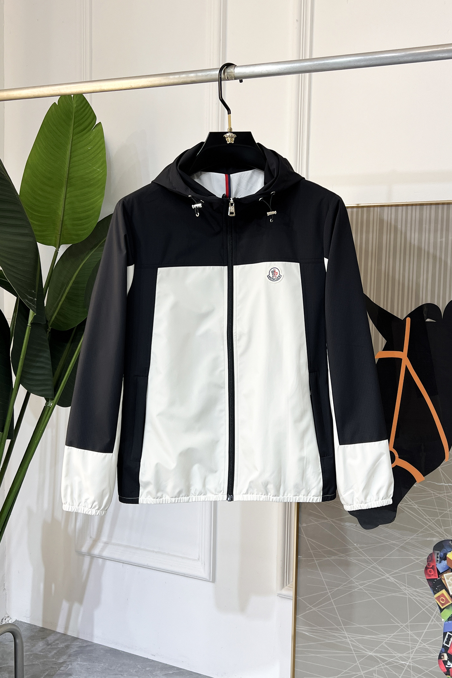 NO:117694,Covered - 2025ss Snake Year New Year Spring Jacket Jacket, customized high-quality polyester fabric!  Top-level fashion brand elements logo design, complete with three standards!  The original hardware and accessories have smooth lines and exquisite craftsmanship, excellent upper body style, comfortable fabric, windproof and warm, and casual matching are very fashionable, handsome, casual and fashionable men's must-have!  Size M-3XL (model 178/145 catties wear L), Moncler, jackets & coats, jackets & coats, alexander wang19860909蒙口 - 2025ss蛇年贺岁款春装夹克外套,定制高品质聚酯纤维面料！顶级时尚大牌元素logo设计,三标齐全！原版五金辅料,线条流畅,工艺精致,上身版型超赞,面料舒适,挡风保暖,随意搭配都非常时尚帅气休闲时尚男仕必备款哦！尺码M-3XL（模特178/145斤穿L）,,Moncler,jackets & coats,jackets & coats,alexander wang,Men's clothing