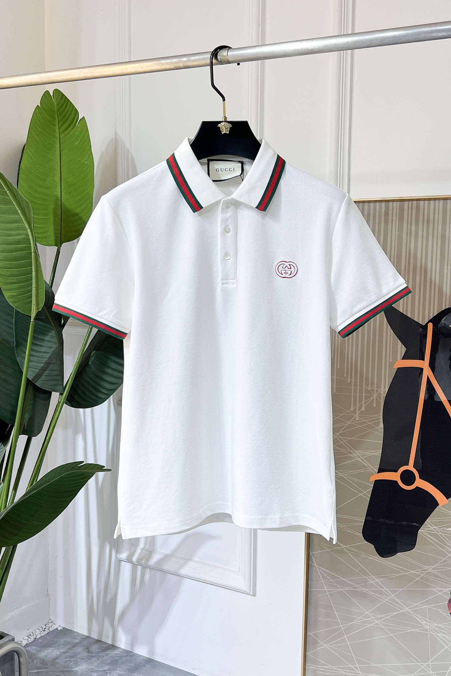 NO:523192,Guqi - 2025ss Snake Spring and Summer New Polo Collar Short Sleeve Series. Selected high-quality bead floor cotton fabric, fashionable brand element logo design, excellent upper body style, delicate, comfortable and breathable fabric, super beautiful and stylish men's must-have style!  Size M-3XL (model 178/145 catties upper body L size), T-shirt, alexander wang19860909古奇 - 2025ss蛇年春夏新款polo领短袖系列.精选优质珠地棉面料,时尚大牌元素logo设计,上身版型超赞,面料细腻舒适透气,随意搭配都超级好看时尚型男必备款哦！尺码M-3XL (模特178/145斤上身L码),,T-shirt,alexander wang,Men's clothing