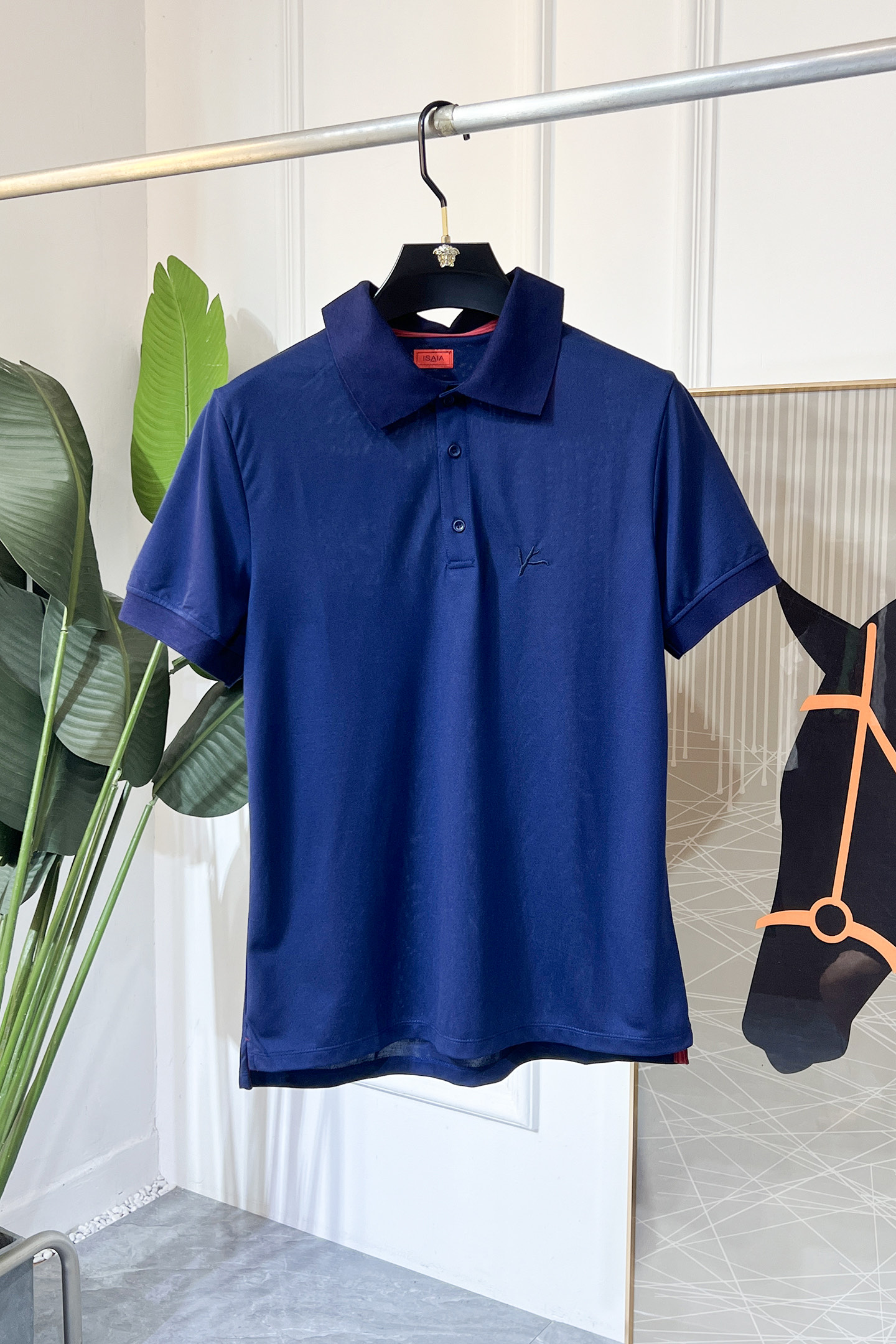 NO:520879,Isaia - New Polo neck short-sleeved series for spring and summer in the Year of Snake. Selected high-quality double mercerated bead floor cotton fabric, fashionable brand element logo design, excellent upper body style, delicate, comfortable and breathable fabric, super beautiful and stylish men's must-have style!  Size M-4XL Maximum wearable pounds!  ,T-shirt,alexander wang19860909Isaia - ss蛇年春夏新款polo领短袖系列.精选优质双丝光珠地棉面料,时尚大牌元素logo设计,上身版型超赞,面料细腻舒适透气,随意搭配都超级好看时尚型男必备款哦！尺码M-4XL 最大可穿斤！,,T-shirt,alexander wang,Men's clothing