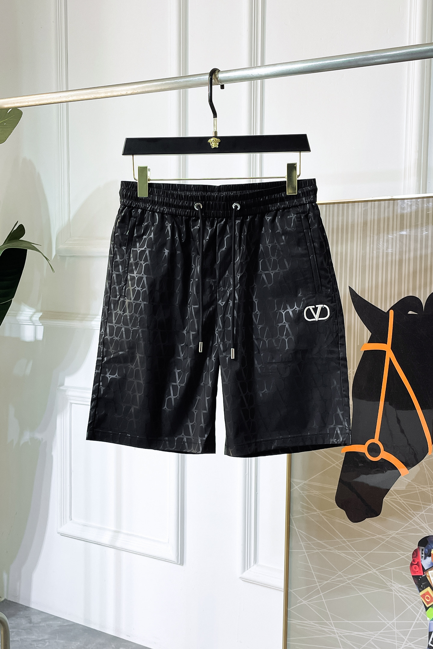 Valentino 2025SS Summer Casual Shorts - Breathable Fabric, Classic Logo Design