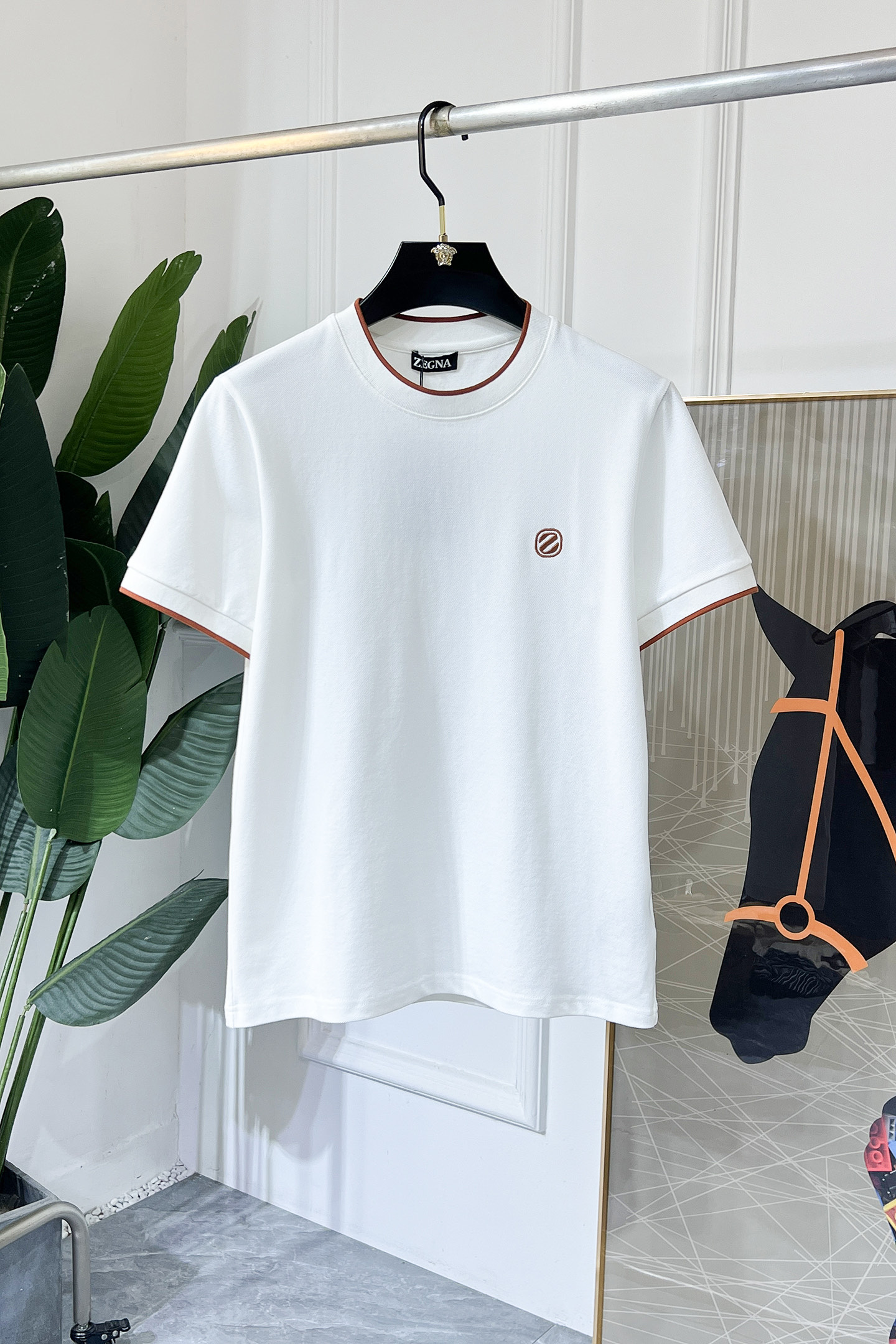 NO:522002,JINIA - 2025ss Snake Year New Year Spring and Summer Boutique Short-sleeved T-shirts Synchronized by the official website High-end quality Customized top-level pure fabrics, 1:1 made by top manufacturers, fashionable big brand heavy craftsmanship logo design, soft and delicate touch, skin-friendly and comfortable to wear, versatile and casual, the upper body is very good, handsome, a must-have for trendy men Size M-3XL Maximum wearable 200 pounds!  ,zegna,T-shirt,tees,t-shirt,alexander wang19860909杰尼娅 - 2025ss蛇年贺岁款春夏精品短袖T恤 官网同步 高端品质 定制顶级纯面料,顶级大厂1:1制作,时尚大牌重工艺logo设计,手感柔软细腻 穿着亲肤舒适 百搭休闲 上身非常赞 帅气 潮男必备品 尺码M-3XL 最大可穿200斤！,,zegna,T-shirt,tees，t-shirt,alexander wang,Men's clothing