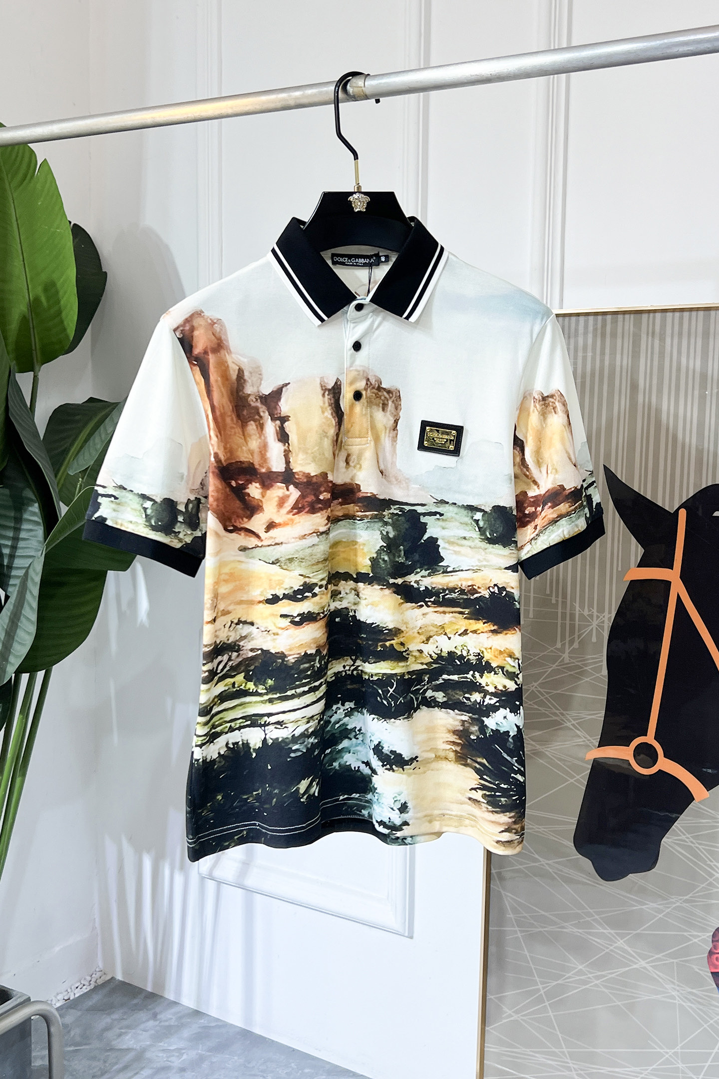 NO:523158,DG - 2025ss Spring and Summer New Polo Collar Short Sleeve Series. Selected high-quality bead floor cotton fabric, fashionable brand element logo design, excellent upper body style, delicate, comfortable and breathable fabric, super beautiful and stylish men's must-have style!  Size 44-54 Maximum wear!  ,T-shirt,alexander wang19860909DG - 2025ss春夏新款polo领短袖系列.精选优质珠地棉面料,时尚大牌元素logo设计,上身版型超赞,面料细腻舒适透气,随意搭配都超级好看时尚型男必备款哦！尺码44-54 最大穿斤！,,T-shirt,alexander wang,Men's clothing