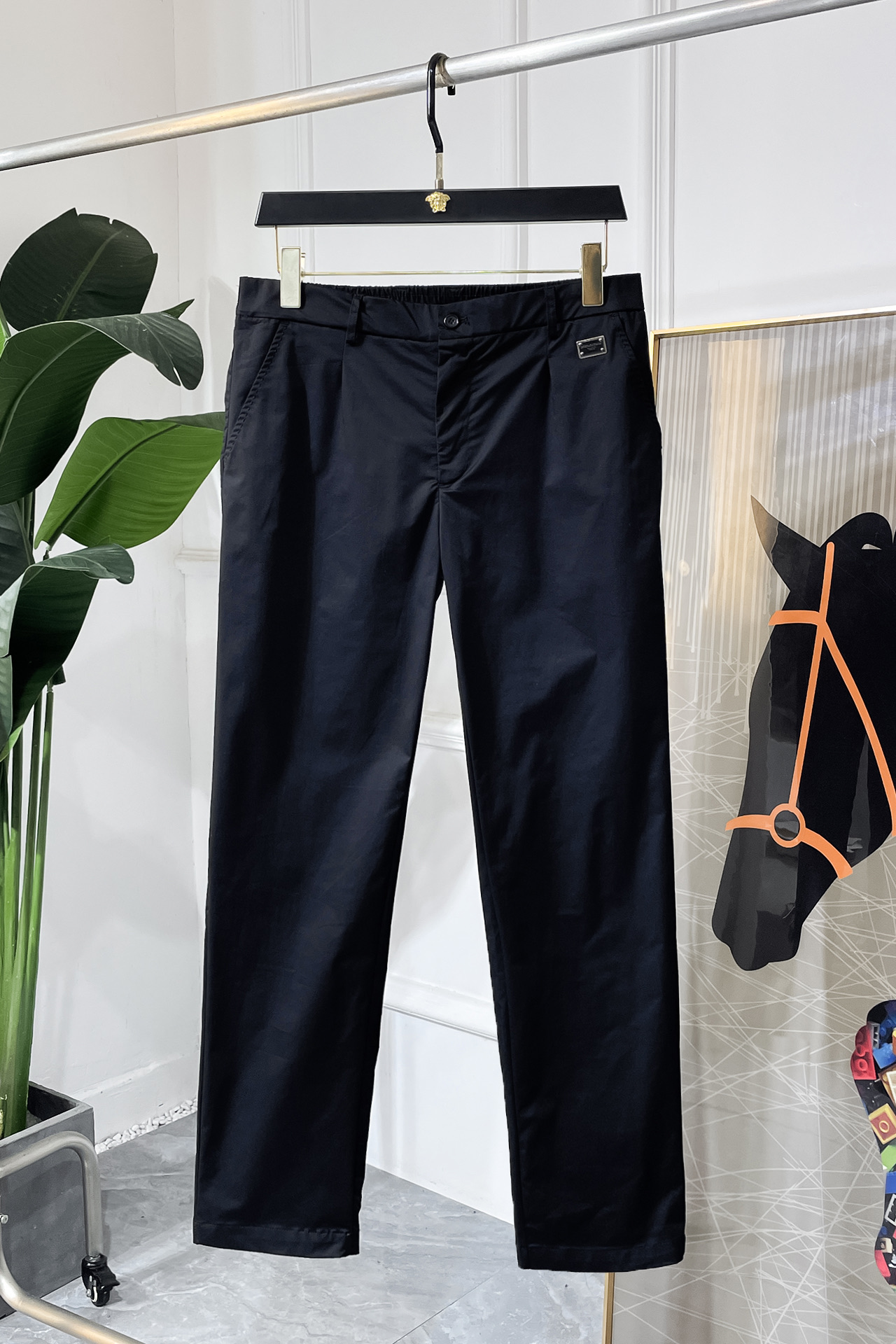 NO:523170,DG - 2025ss Snake Spring and Summer New Year casual pants. Original 1:1 production, perfect choice for daily life, simple, atmospheric, fashionable and stylish, customized imported European cotton fabric, heavy industry washing process, complex and exquisite workmanship. Easy to meet the needs of the four seasons, soft and elastic, smooth and neat, original auxiliary materials, comfortable and easy to match, durable code number 28-34, alexander wang19860909DG - 2025ss蛇年春夏贺岁款休闲裤.原单1:1制作,日常必备的完美之选,简单大气亦时尚有型,定制进口欧棉面料 ,重工洗水工艺,做工复杂工艺精湛.轻松迎合四季需要,手感柔软带弹力,流畅利落,原版辅料五金,上身舒适非常易搭耐看码数28-34,,alexander wang,Men's clothing