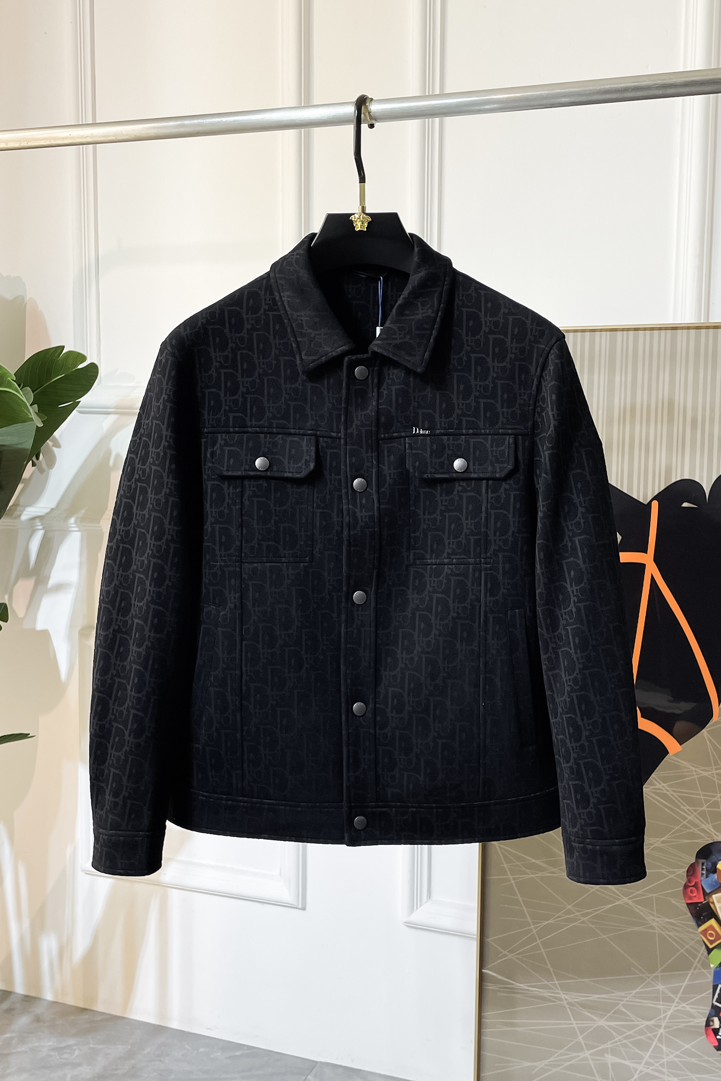 NO:522004,Dior - 2025ss autumn and winter hot knitted jacket, customized high-quality polyester fiber fabric!  Top-level fashion brand elements logo design, complete with three standards!  The original hardware and accessories have smooth lines and exquisite craftsmanship, excellent upper body style, comfortable fabric, windproof and warm, and casual matching are very fashionable, handsome, casual and fashionable men's must-have!  Size M-3XL can wear up to 190 catties!  ,dior,jackets & coats,alexander wang19860909迪奥- 2025ss秋冬大爆款针织夹克,定制高品质聚酯纤维面料！顶级时尚大牌元素logo设计,三标齐全！原版五金辅料,线条流畅,工艺精致,上身版型超赞,面料舒适,挡风保暖,随意搭配都非常时尚帅气休闲时尚男仕必备款哦！尺码M-3XL 最大可穿190斤！,,dior,jackets & coats,alexander wang,Men's clothing