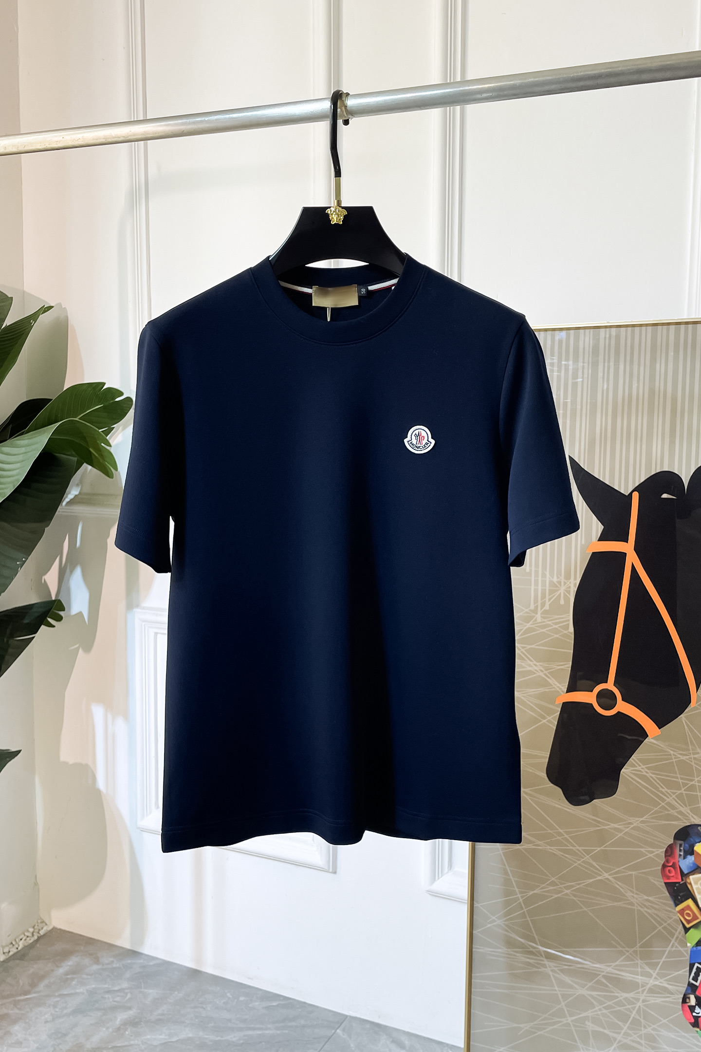 NO:523109,Banded - 2025ss autumn and winter half-sleeved base shirt series!  Casual business wear, essential for inner wear, selected top-split modal blend fabric, the fabric feels delicate, close-fitting and comfortable without thorning, the upper body style is good, warm, the counter logo design is very unique, male gods, don’t miss it!  Size M-3XL, Moncler,alexander wang19860909蒙口 -2025ss秋冬半袖打底衫系列！休闲商务外穿 内搭必备款,精选上等-精纺莫代尔混纺面料,面料手感细腻,贴身舒适不扎肉,上身版型好 穿着保暖,专柜标志设计非常独特,男神们别错过！ 尺码 M-3XL,,Moncler,alexander wang,Men's clothing