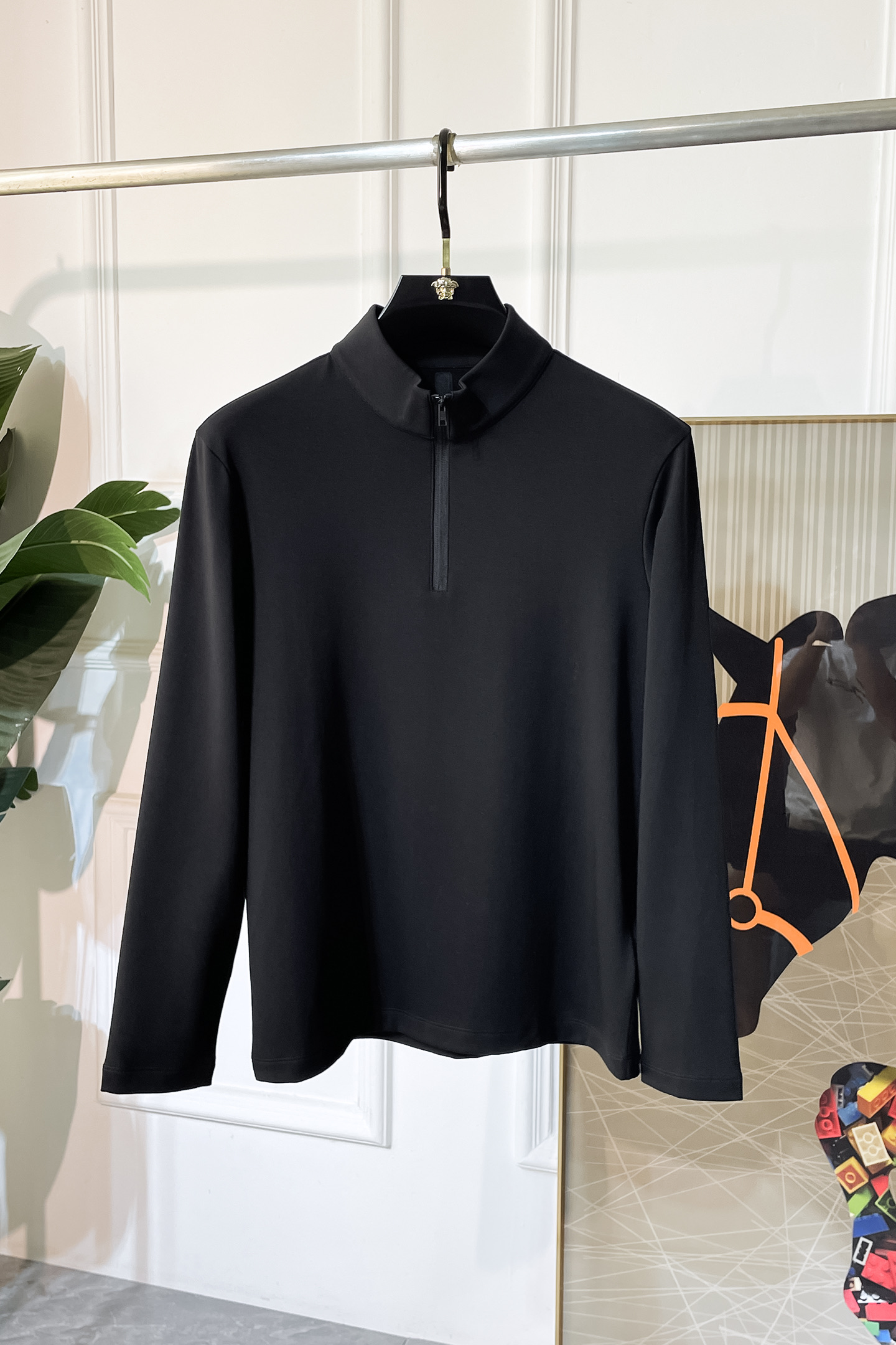 NO:520899,Prada - SS autumn clothing is a big hit long-sleeved T-shirt, made of customized high-end cotton fabric, fashionable brand element logo design, soft, delicate, comfortable and warm, made with multiple craftsmanship, basic base shirts are indispensable for men's wardrobe. They can be matched with various clothing anytime and anywhere to meet your daily needs. The clothes design is simple but not simple. Dear, hurry up and buy it. Standard version size M~3XL, up to 200 pounds!  ,,prada,tees,t-shirt,alexander wang19860909普拉达 - ss秋装大爆款长袖T恤,采用定制高级棉面料 时尚大牌元素logo设计,柔软细腻舒适保暖,多重工艺制作,男人的衣柜都少不了基础打底衫 随时随地都可以拿来搭配各种服饰 满足您日常生活需求 ,衣服设计简约而不简单 , 亲们赶紧入手 标准版型 尺码M~3XL 最大可穿200斤！,,prada,tees，t-shirt,alexander wang,Men's clothing