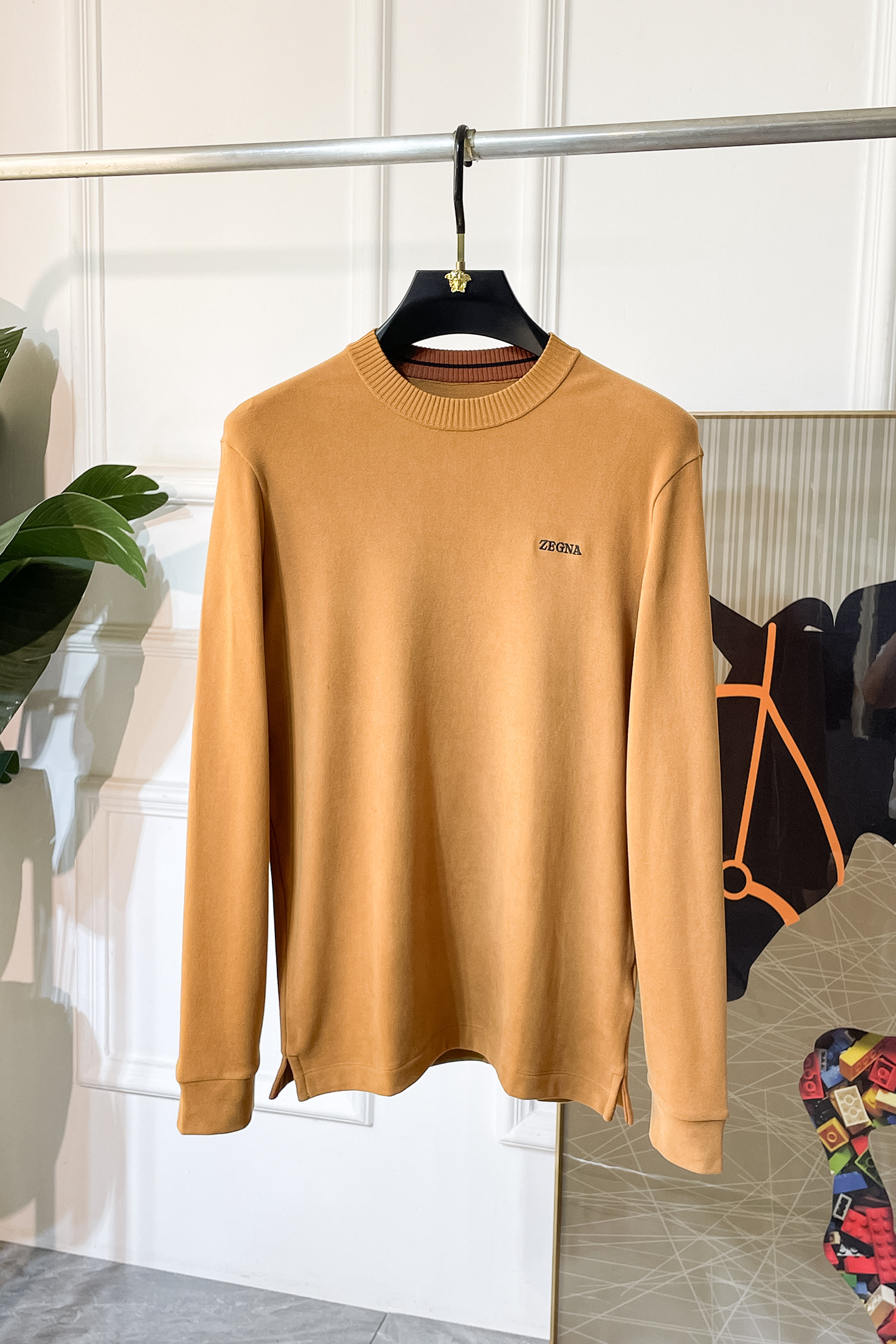 NO:520799,JINIA - 2025ss autumn clothing big long-sleeved T-shirt, using customized high-end cotton fabric, fashionable brand element logo design, soft, delicate, comfortable and warm, made with multiple craftsmanship, basic base shirts are indispensable for men's wardrobe. They can be matched with various clothing anytime and anywhere to meet your daily needs. The clothes design is simple but not simple. Dear, hurry up and buy it. Standard version size M~3XL, maximum wearable pounds!  ,zegna,tees,t-shirt,alexander wang19860909杰尼娅 - 2025ss秋装大爆款长袖T恤,采用定制高级棉面料 时尚大牌元素logo设计,柔软细腻舒适保暖,多重工艺制作,男人的衣柜都少不了基础打底衫 随时随地都可以拿来搭配各种服饰 满足您日常生活需求 ,衣服设计简约而不简单 , 亲们赶紧入手 标准版型 尺码M~3XL 最大可穿斤！,,zegna,tees，t-shirt,alexander wang,Men's clothing