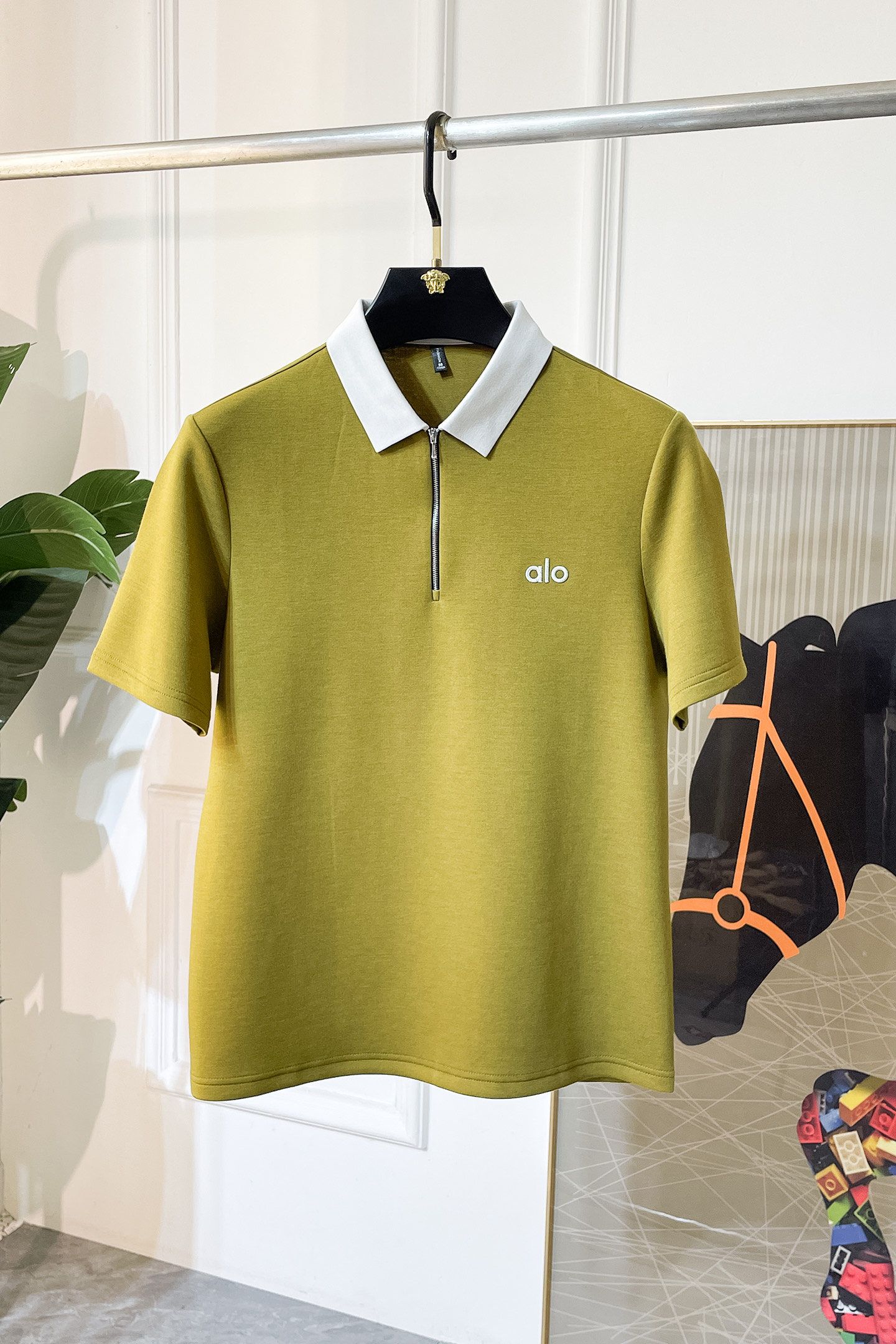 NO:520807,alo -2025ss autumn and winter half-sleeved T-shirt series!  Casual business wear, essential for inner wear, selected top-split modal blend fabric, the fabric feels delicate, close-fitting and comfortable without thorning, the upper body style is good, warm, the counter logo design is very unique, male gods, don’t miss it!  Size M-3XL, tees, t-shirt,alexander wang19860909alo -2025ss秋冬半袖T恤衫系列！休闲商务外穿 内搭必备款,精选上等-精纺莫代尔混纺面料,面料手感细腻,贴身舒适不扎肉,上身版型好 穿着保暖,专柜标志设计非常独特,男神们别错过！ 尺码 M-3XL,,tees，t-shirt,alexander wang,Men's clothing