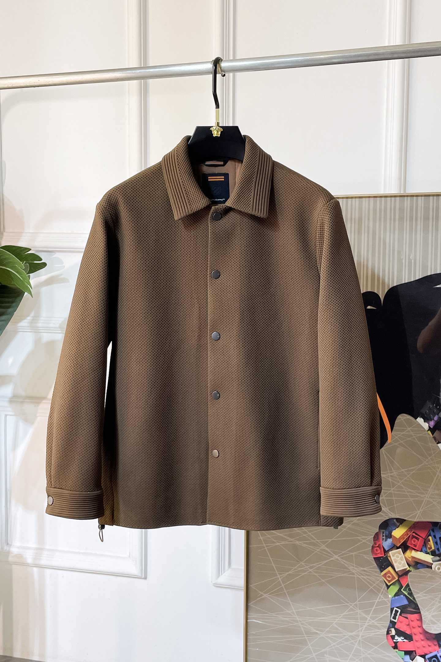 NO:522050,JINIA - 2025ss early autumn new jacket on the official website. The official website is synchronized, original customized polyester fiber fabric, clean surface design, hat design is more windproof and warm, zipper design of the lace zipper design is stronger, the brand logo on the chest highlights the brand characteristics, which is consistent with the original version, the latest jacket in the series pipeline network is simple and not simple, original hardware and accessories, trendy and fashionable high-end people must leave the version!  Code count: M-3XL, zegna, jackets & coats, hats, alexander wang19860909杰尼娅 - 2025ss早秋新款官网同款夹克 官网同步,原版订制聚酯纤维面料,面净版设计,戴帽设计更防风保暖,衣襟拉链设计保暖性更强,胸前品牌Logo标志彰显品牌特征,和原版一致,系列管网最新夹克款简约不简单的设计,原厂五金辅料,潮流时尚高档人士必留版！ 码数:M-3XL,,zegna,jackets & coats,hats,alexander wang,Men's clothing