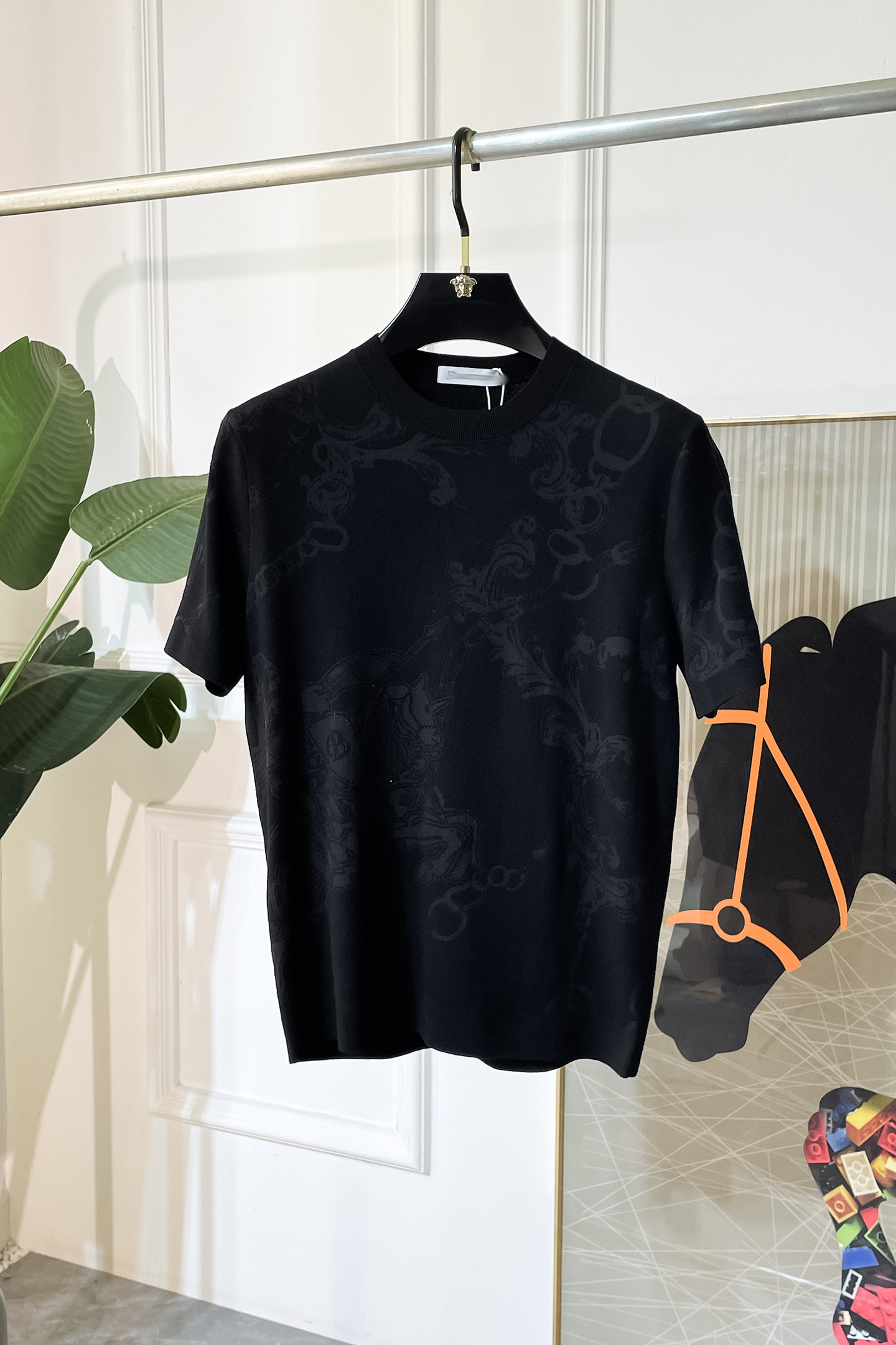 NO:521976,Burberry - 2025ss autumn and winter half-sleeved T-shirt series!  Casual business wear, essential for inner wear, selected top-grade - worsted mulberry silk blended fabric, delicate feel, close-fitting and comfortable without tying, good upper body style, warm wear, the counter logo design is very unique, male gods, don’t miss it!  Size M-3XL, burberry,tees, t-shirt,alexander wang19860909巴宝莉 -2025ss秋冬半袖T恤衫系列！休闲商务外穿 内搭必备款,精选上等-精纺桑蚕丝混纺面料,面料手感细腻,贴身舒适不扎肉,上身版型好 穿着保暖,专柜标志设计非常独特,男神们别错过！ 尺码 M-3XL,,burberry,tees，t-shirt,alexander wang,Men's clothing