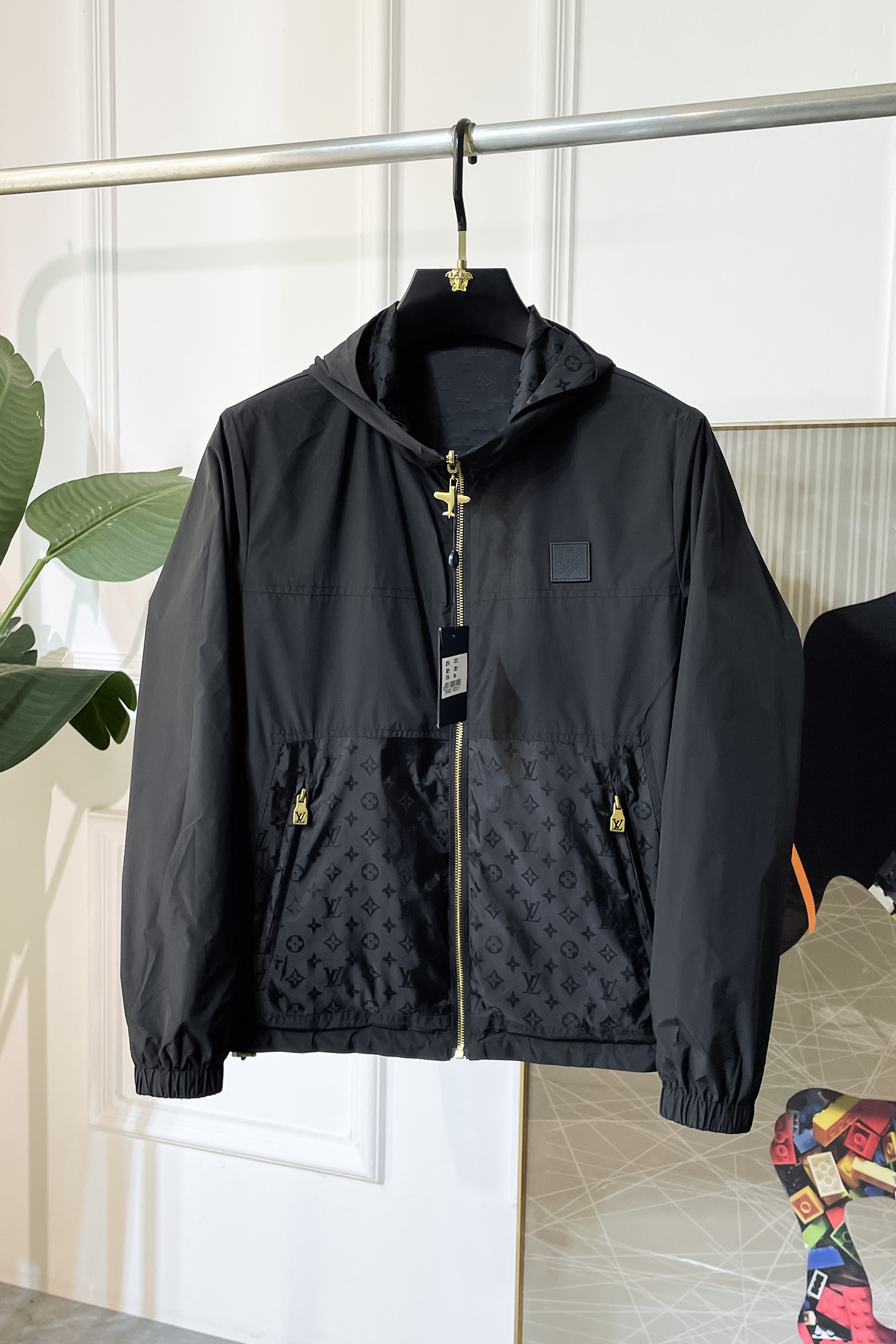 Louis Vuitton LV- 2026ss春冬大 精品双面穿夹克外套 定制高品质聚酯纤维面料 元素logo设计