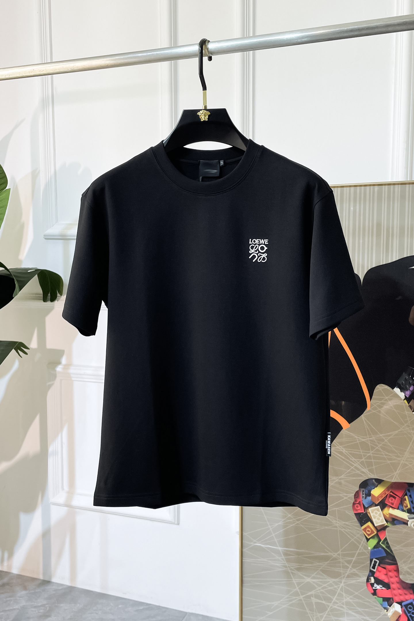 NO:529796,Luo Yiwei -ss autumn and winter half-sleeved sweater series!  Casual business wear, essential for inner wear, selected top-split modal blend fabric, the fabric feels delicate, close-fitting and comfortable without thorning, the upper body style is good, warm, the counter logo design is very unique, male gods, don’t miss it!  Size M-3XL, alexander wang19860909罗薏葳 -ss秋冬半袖毛衫系列！休闲商务外穿 内搭必备款,精选上等-精纺莫代尔混纺面料,面料手感细腻,贴身舒适不扎肉,上身版型好 穿着保暖,专柜标志设计非常独特,男神们别错过！ 尺码 M-3XL,,alexander wang,Men's clothing