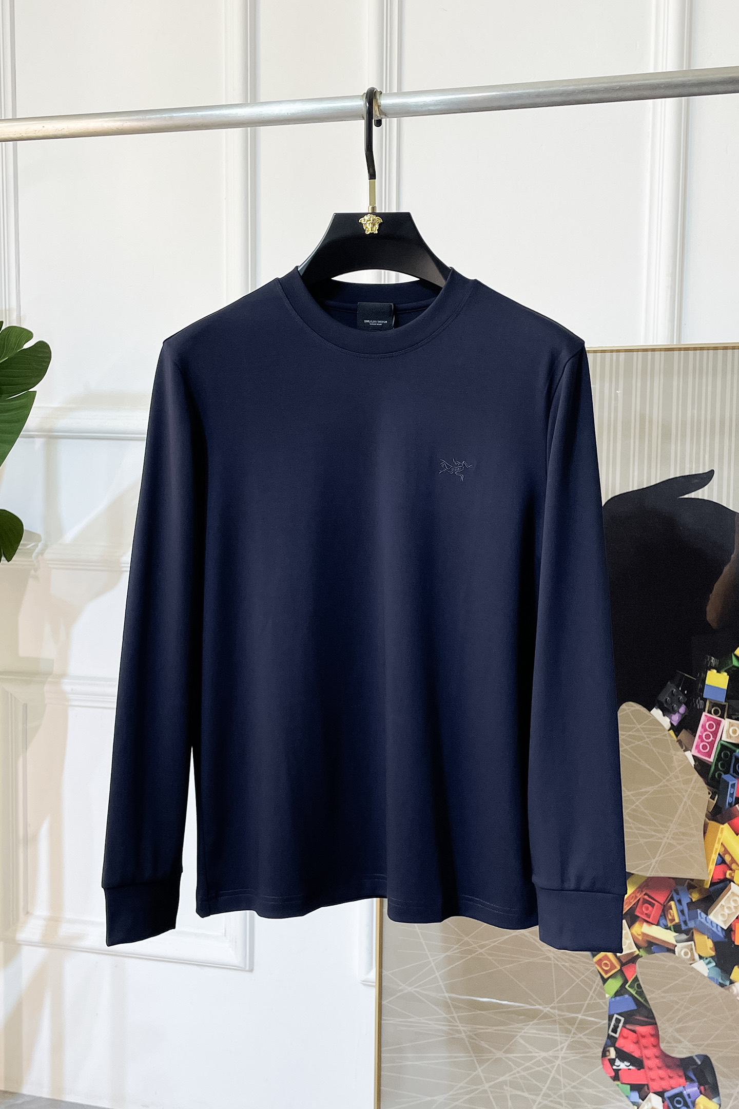 NO:528478,Archaeopteryx - 2025ss autumn clothing big long-sleeved T-shirt, using customized high-end cotton fabrics, fashionable brand element logo design, soft, delicate, comfortable and warm, made with multiple craftsmanship, basic base shirts are indispensable for men's wardrobe. They can be matched with various clothing anytime and anywhere to meet your daily life needs. The clothes design is simple but not simple. Dear, hurry up and buy it. Standard version size M~3XL, up to 200 pounds!  ,arc'teryx,tees,t-shirt,alexander wang19860909始祖鸟 - 2025ss秋装大爆款长袖T恤,采用定制高级棉面料 时尚大牌元素logo设计,柔软细腻舒适保暖,多重工艺制作,男人的衣柜都少不了基础打底衫 随时随地都可以拿来搭配各种服饰 满足您日常生活需求 ,衣服设计简约而不简单 , 亲们赶紧入手 标准版型 尺码M~3XL 最大可穿200斤！,arc'teryx,tees，t-shirt,alexander wang,Men's clothing