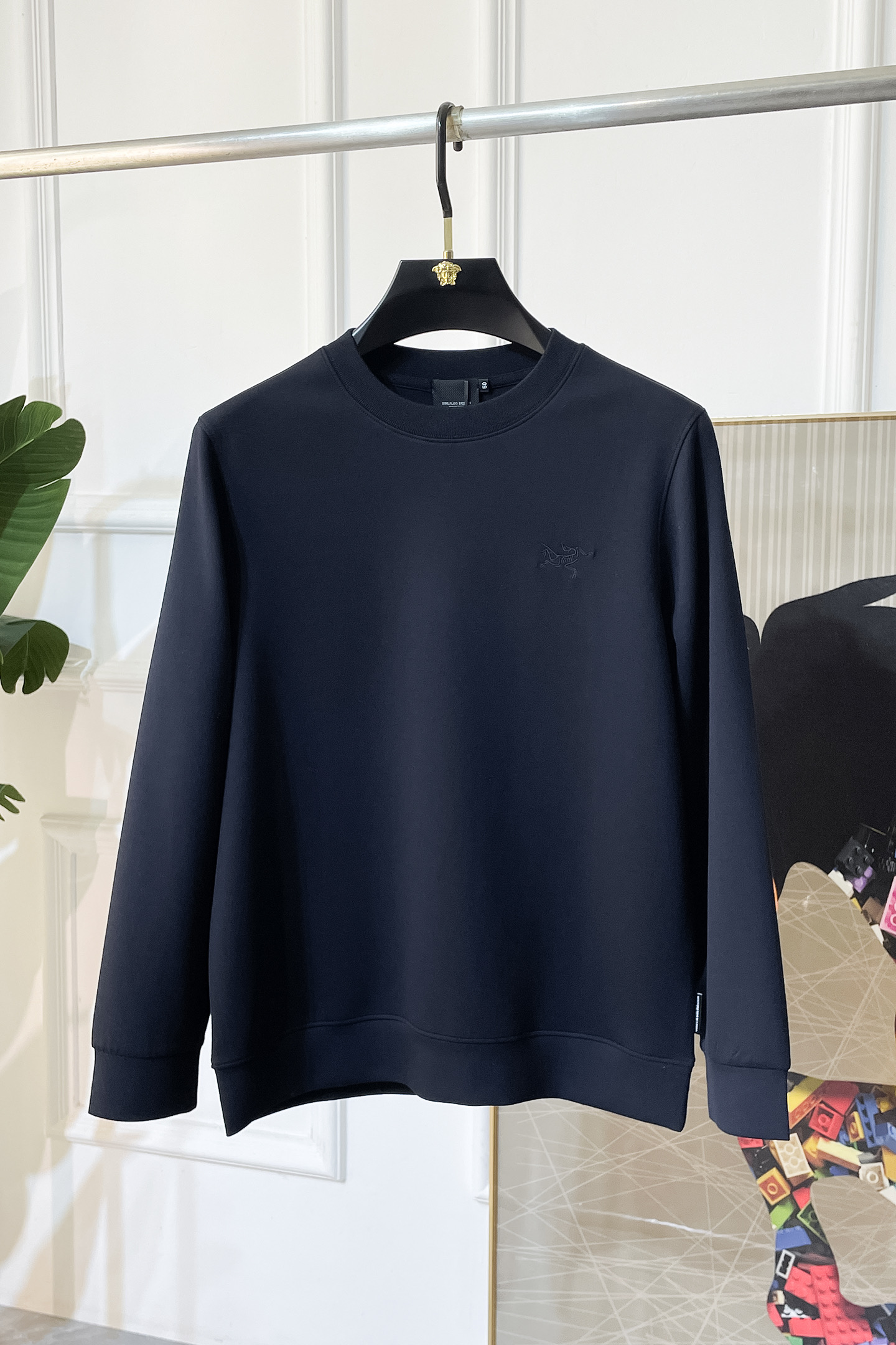 NO:523168,Archaeopter Bird - 2025ss autumn new model, the highest version of fashionable pullover sweatshirt, a must-have classic work every year. It is favored and praised by major stars. It is selected high-end European cotton blend fabrics, heavy craftsmanship production, original hardware and auxiliary material logo design, soft and smooth, and dense texture!  Fashionable and stylish upper body!  One of the impeccable must-choose styles for autumn!  M-3XL, arc'teryx, hoodie, sweatshirts, alexander wang19860909始祖鸟 - 2025ss秋季大爆新款,最高版本时尚套头卫衣、每年必出的经典之作.受各大明星的青睐推崇,精选高端欧棉混纺面料,重工艺制作,原版五金辅料logo设计,柔软顺滑,质地密实！上身时尚有型！秋季无可挑剔必选款式之一！M-3XL,arc'teryx,hoodie,sweatshirts,alexander wang,Men's clothing