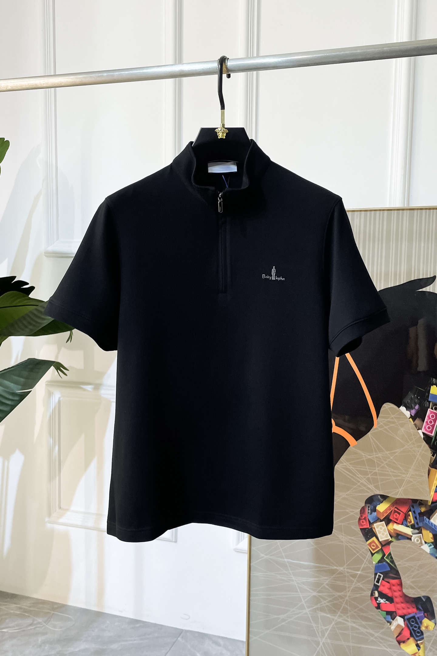 NO:529807,Paul-ss autumn and winter half-sleeved knitted sweater series!  Casual business wear, essential for inner wear, selected top-grade - worsted mulberry silk blended fabric, delicate feel, close-fitting and comfortable without tying, good upper body style, warm wear, the counter logo design is very unique, male gods, don’t miss it!  Size M-3XL, alexander wang19860909保罗-ss秋冬半袖针织毛衫系列！休闲商务外穿 内搭必备款,精选上等-精纺桑蚕丝混纺面料,面料手感细腻,贴身舒适不扎肉,上身版型好 穿着保暖,专柜标志设计非常独特,男神们别错过！ 尺码 M-3XL,,alexander wang,Men's clothing