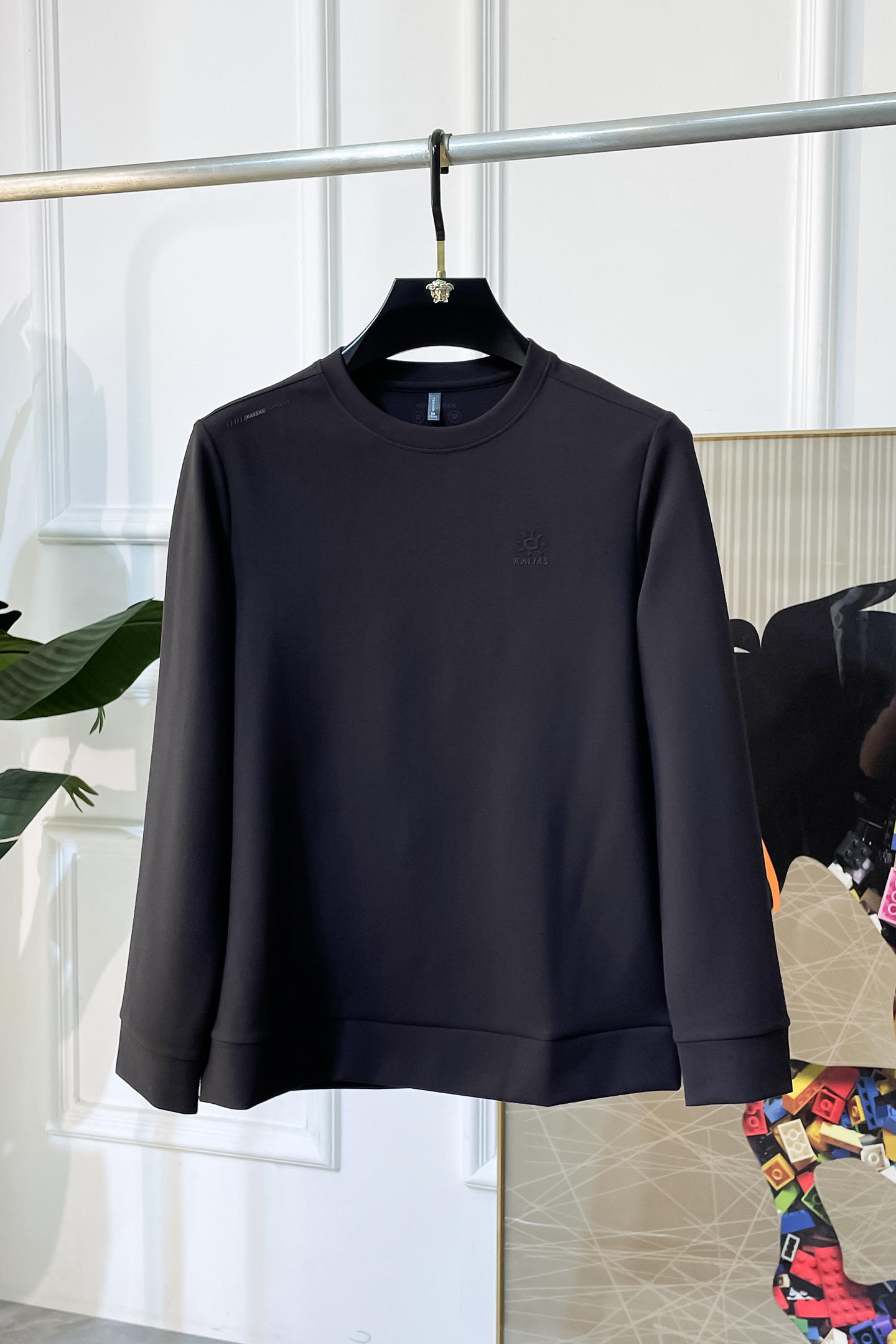 NO:528498,Givenchy - 2025ss autumn new model, the highest version of the fashionable pullover sweater, a must-have classic work every year. It is favored and praised by major stars, and is selected with high-end European cotton blend fabrics, heavy craftsmanship production, original hardware and auxiliary materials logo design, soft and smooth, and dense texture!  Fashionable and stylish upper body!  One of the impeccable must-choose styles for autumn!  M-3XL, given hoodie, sweatshirts, alexander wang19860909纪梵希 - 2025ss秋季大爆新款,最高版本时尚套头卫衣、每年必出的经典之作.受各大明星的青睐推崇,精选高端欧棉混纺面料,重工艺制作,原版五金辅料logo设计,柔软顺滑,质地密实！上身时尚有型！秋季无可挑剔必选款式之一！M-3XL,,givenchy,hoodie,sweatshirts,alexander wang,Men's clothing