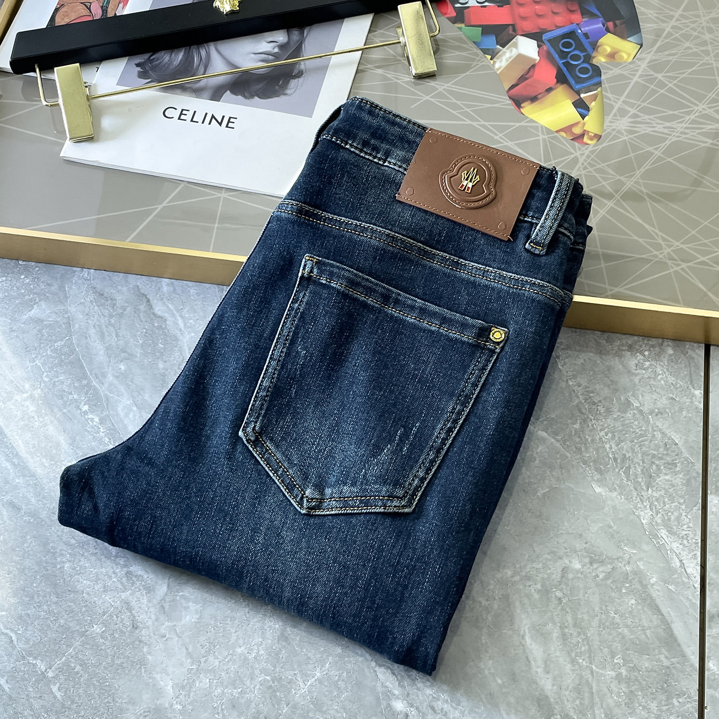 NO:526358,The 2025ss Snake Year Autumn and Winter Jeans. Original 1:1 production, perfect choice for daily life, simple, atmospheric, fashionable and stylish, customized imported tannin fabric, heavy industry washing process, complex and exquisite workmanship. Easy to meet the needs of the seasons, soft and elastic, smooth and neat, original auxiliary materials, comfortable and easy to match, durable code number 29-38, Moncler, jeans, alexander wang19860909蒙口 - 2025ss蛇年秋冬牛仔裤.原单1:1制作,日常必备的完美之选,简单大气亦时尚有型,定制进口丹宁面料 ,重工洗水工艺,做工复杂工艺精湛.轻松迎合四季需要,手感柔软带弹力,流畅利落,原版辅料五金,上身舒适非常易搭耐看码数29-38,,Moncler,jeans,alexander wang,Men's clothing