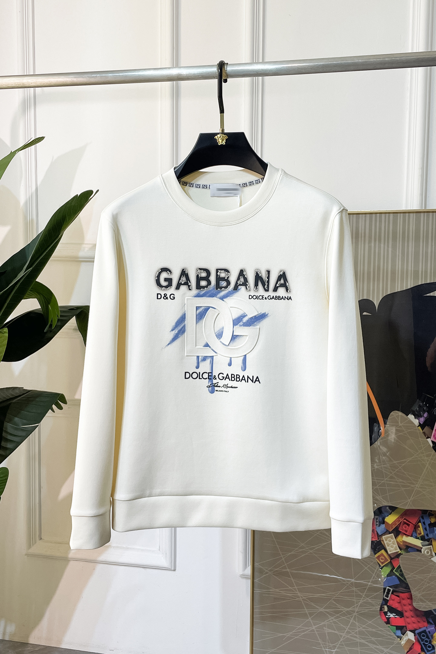 NO:528500,DG - 2025ss autumn new model, the highest version of fashionable pullover sweatshirt, a must-have classic work every year. It is favored and praised by major stars. It is selected high-end European cotton blend fabrics, heavy craftsmanship production, original hardware and auxiliary material logo design, soft and smooth, and dense texture!  Fashionable and stylish upper body!  One of the impeccable must-choose styles for autumn!  M-3XL, hoodie, sweatshirts, alexander wang19860909DG - 2025ss秋季大爆新款,最高版本时尚套头卫衣、每年必出的经典之作.受各大明星的青睐推崇,精选高端欧棉混纺面料,重工艺制作,原版五金辅料logo设计,柔软顺滑,质地密实！上身时尚有型！秋季无可挑剔必选款式之一！M-3XL,,hoodie,sweatshirts,alexander wang,Men's clothing