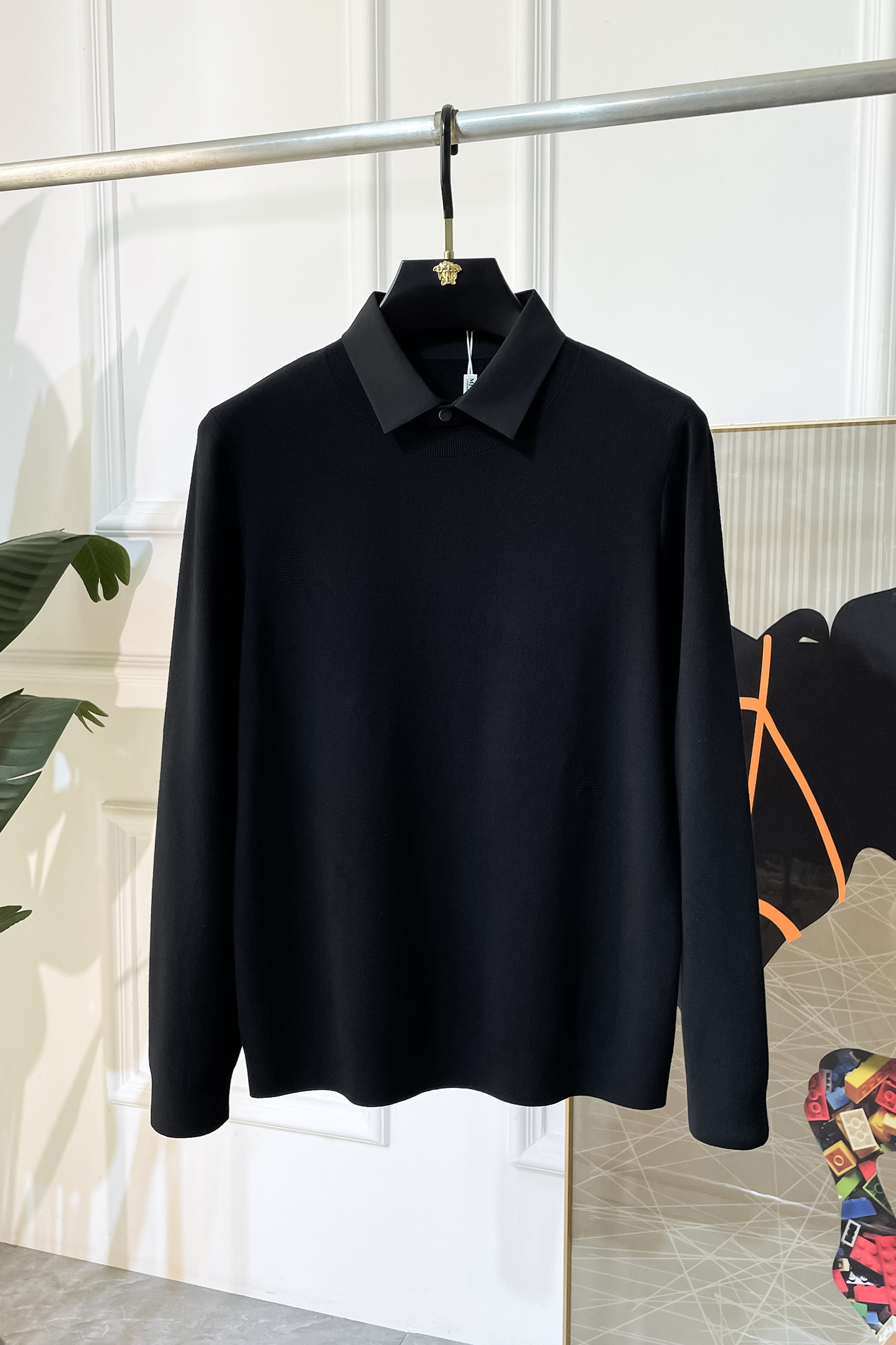 NO:524249,Lulu- New autumn and winter men's wool knitted fake two-piece sweater. The counter is selling hot items, and a versatile item that every major fashion buyer celebrity handed over. It is simple and fashionable and beautiful, with a gentleman look on the upper body. The whole sweater is not only exquisite in texture, but also fine and fine workmanship. The overall beauty and generous ensure that the silhouette of the clothes is not easy to deform. Customized wool fabrics are neither loose nor tight, and have a very good restoration. A fashion item that combines cold resistance and fashion in autumn and winter. m-3XL,,sweaters,alexander wang19860909Lulu- 秋冬新款男士羊毛针织假两件毛衫.专柜在售爆款单品,各大时尚买手明星人手一件的百搭单品.简单时尚甚是好看,上身绅士范十足.整件毛衣不单纹理工艺精美,走线更是精工细作均匀整齐.整体美观大方保证了衣服的廓形不易变形.定制羊毛面料,既不会很宽松也不会很紧绷,恢复性非常好.秋冬御寒与时尚兼备的一款时装单品.m-3XL,,sweaters,alexander wang,Men's clothing