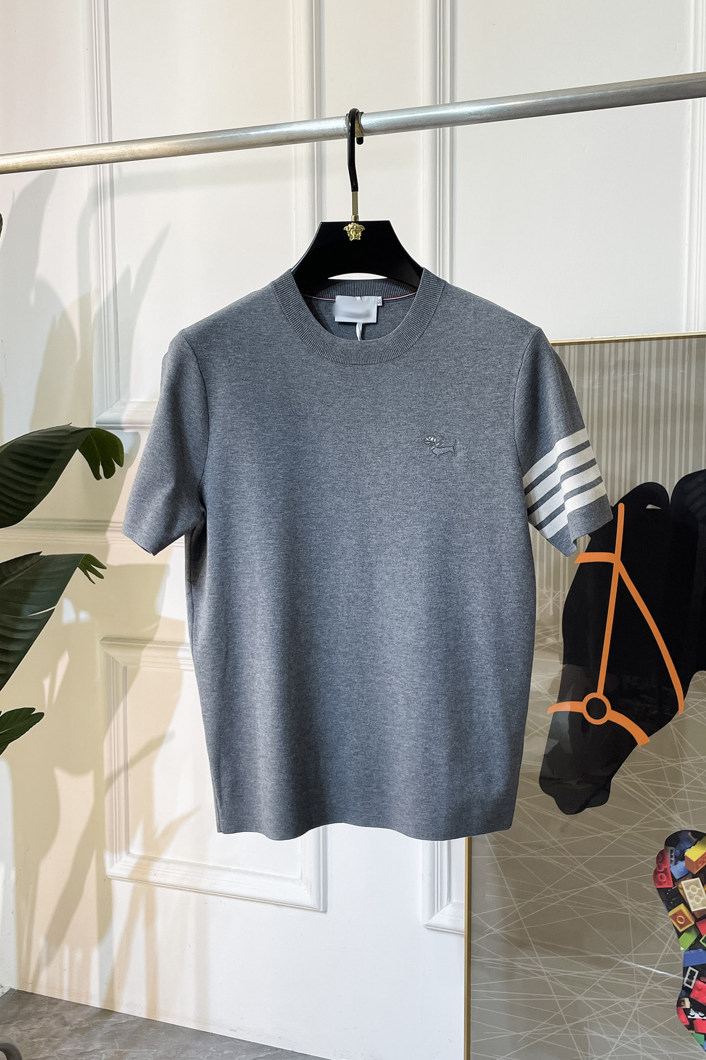 NO:531744,TB -ss autumn and winter half-sleeved base shirt series!  Casual business wear, essential for inner wear, selected top-grade - worsted mulberry silk blended fabric, delicate feel, close-fitting and comfortable without tying, good upper body style, warm wear, the counter logo design is very unique, male gods, don’t miss it!  Size M-3XL, alexander wang19860909TB -ss秋冬半袖打底衫系列！休闲商务外穿 内搭必备款,精选上等-精纺桑蚕丝混纺面料,面料手感细腻,贴身舒适不扎肉,上身版型好 穿着保暖,专柜标志设计非常独特,男神们别错过！ 尺码 M-3XL,,alexander wang,Men's clothing