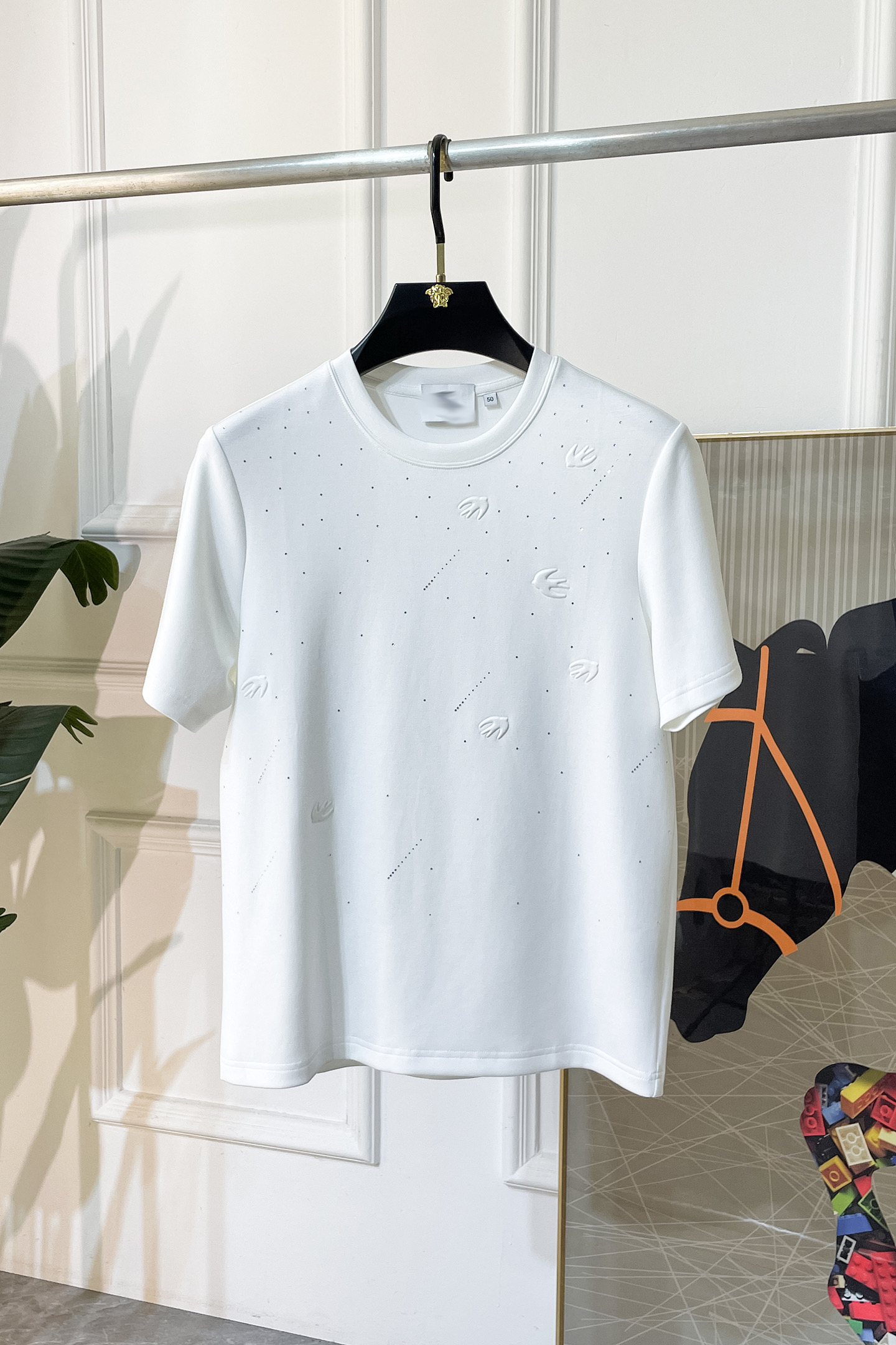 NO:531746,McQueen -ss autumn and winter half-sleeved base shirt series!  Casual business wear, essential for inner wear, selected top-split modal blend fabric, the fabric feels delicate, close-fitting and comfortable without thorning, the upper body style is good, warm, the counter logo design is very unique, male gods, don’t miss it!  Size M-3XL, alexander mcqueen,alexander wang19860909麦昆 -ss秋冬半袖打底衫系列！休闲商务外穿 内搭必备款,精选上等-精纺莫代尔混纺面料,面料手感细腻,贴身舒适不扎肉,上身版型好 穿着保暖,专柜标志设计非常独特,男神们别错过！ 尺码 M-3XL,,alexander mcqueen,alexander wang,Men's clothing