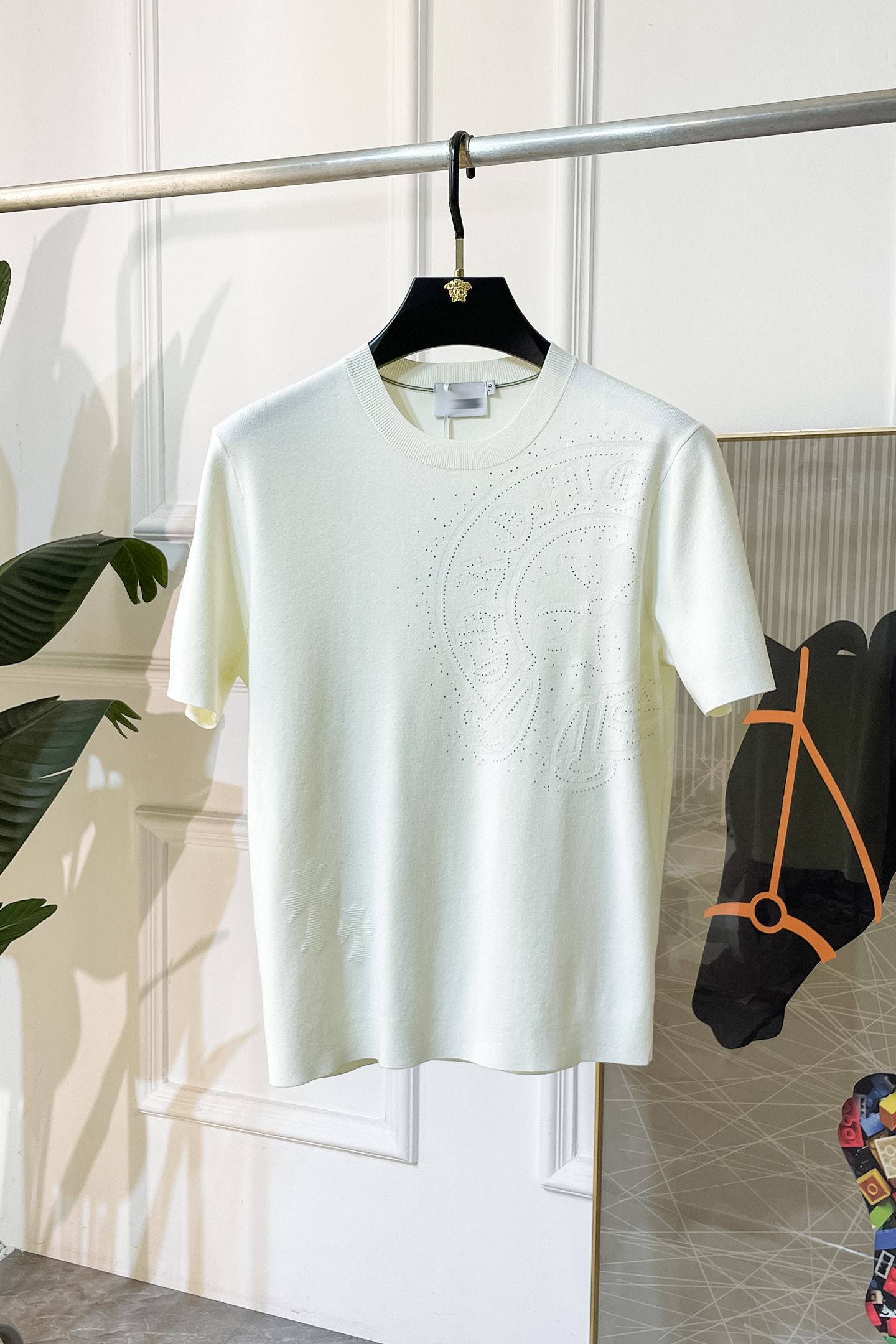 NO:527450,Crowxin -ss autumn and winter half-sleeved base shirt series!  Casual business wear, essential for inner wear, selected top-grade - worsted mulberry silk blended fabric, delicate feel, close-fitting and comfortable without tying, good upper body style, warm wear, the counter logo design is very unique, male gods, don’t miss it!  Size M-3XL, chrome hearts,alexander wang19860909克罗芯 -ss秋冬半袖打底衫系列！休闲商务外穿 内搭必备款,精选上等-精纺桑蚕丝混纺面料,面料手感细腻,贴身舒适不扎肉,上身版型好 穿着保暖,专柜标志设计非常独特,男神们别错过！ 尺码 M-3XL,,chrome hearts,alexander wang,Men's clothing